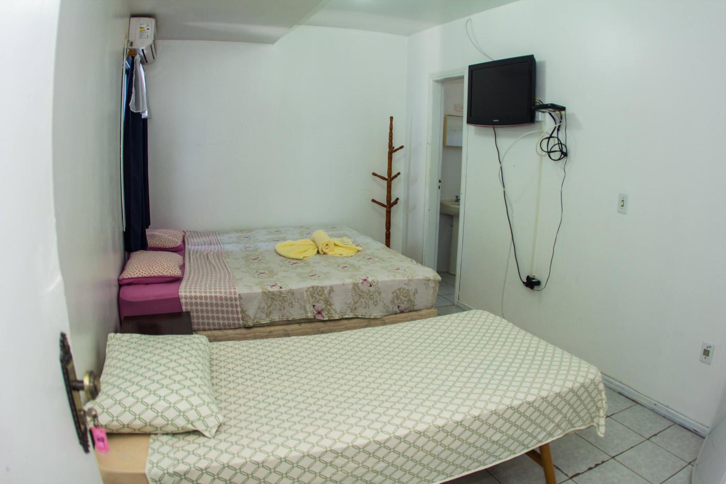 Quadruple Room - Photo 8