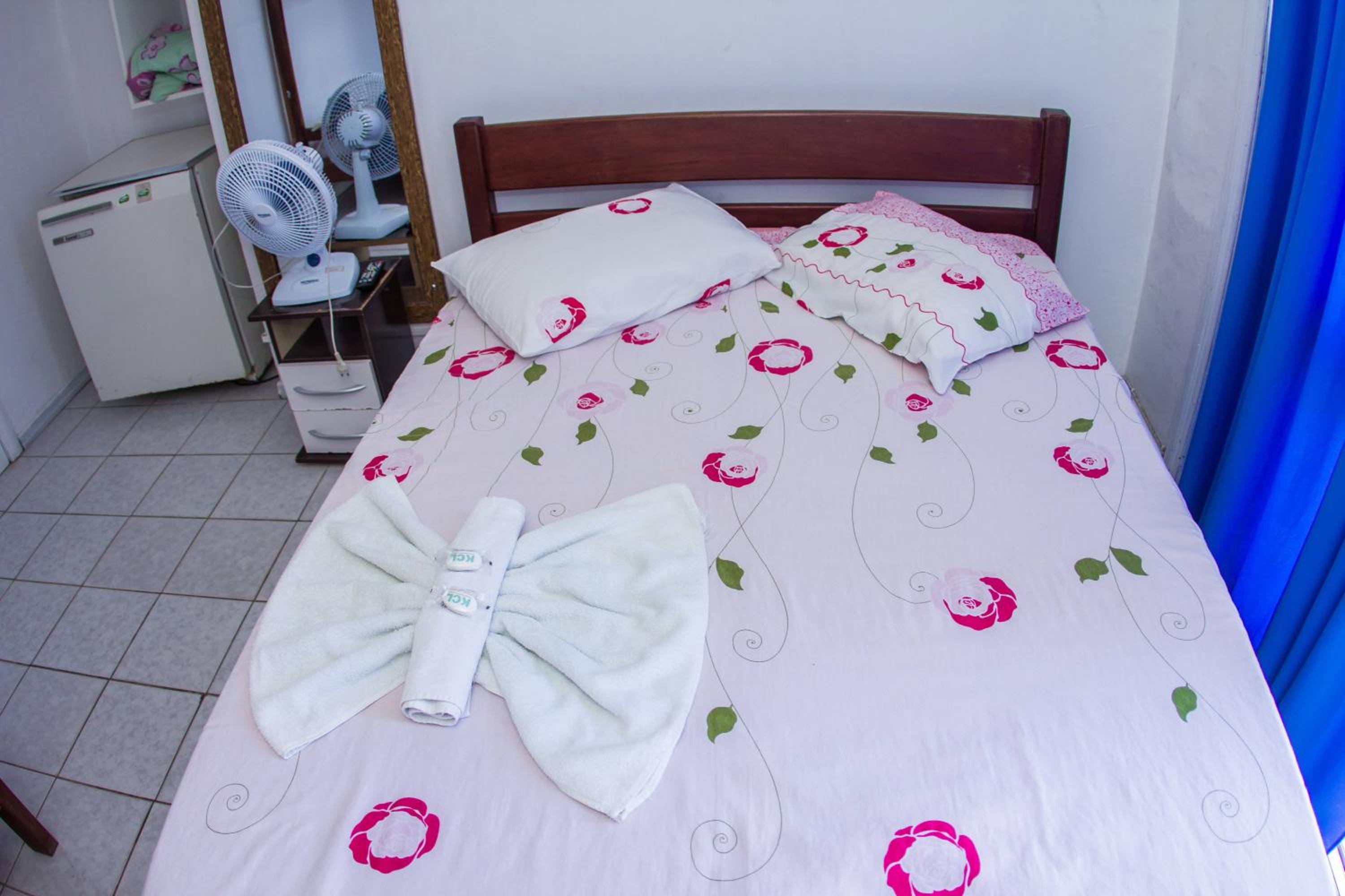 Economy Quadruple Room - Photo 8