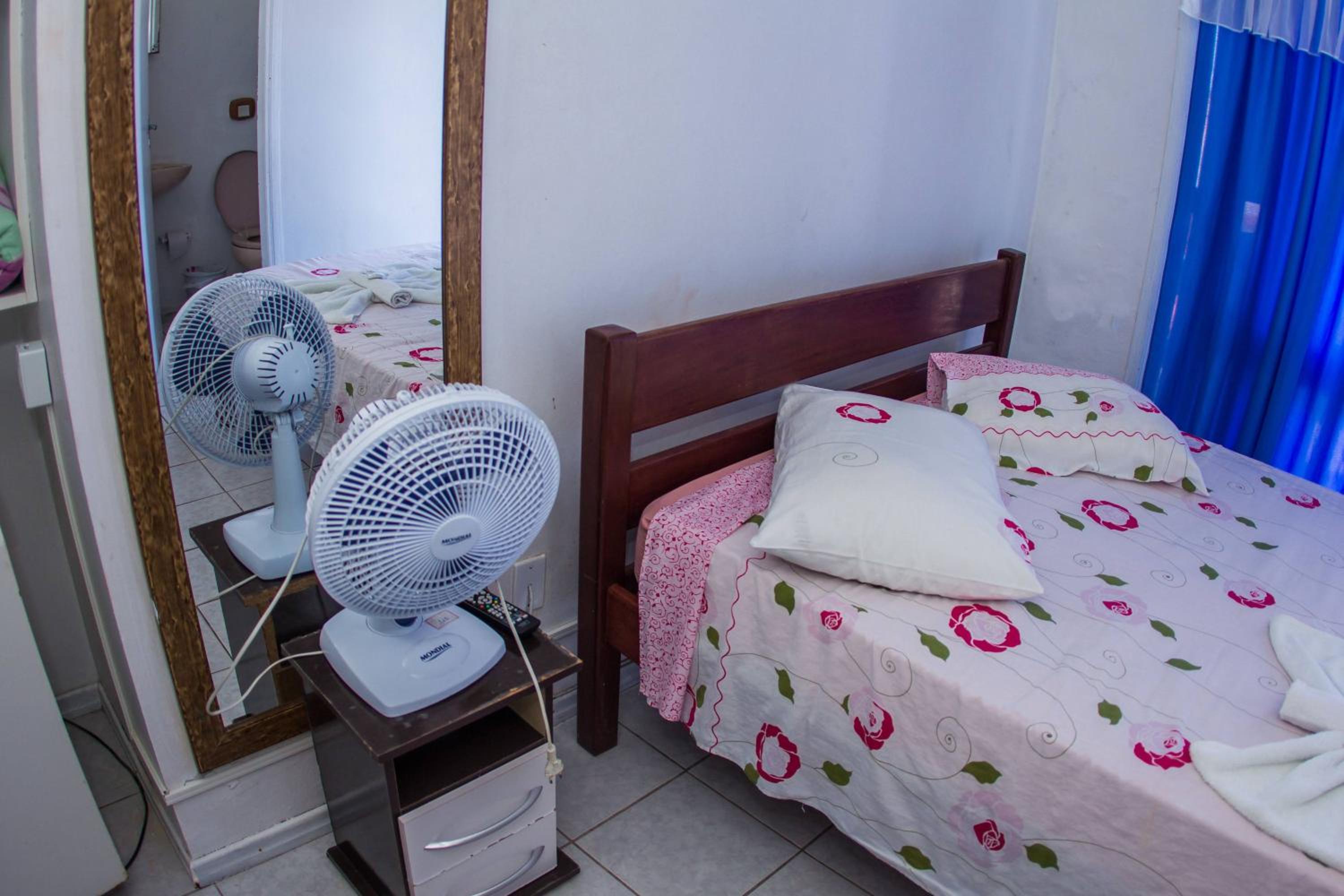 Budget Double Room - Photo 32
