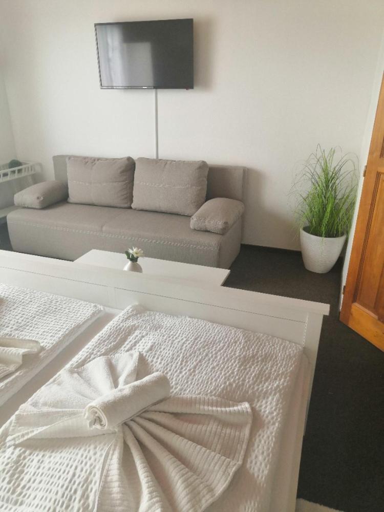 Double Room with Private Bathroom photo 3