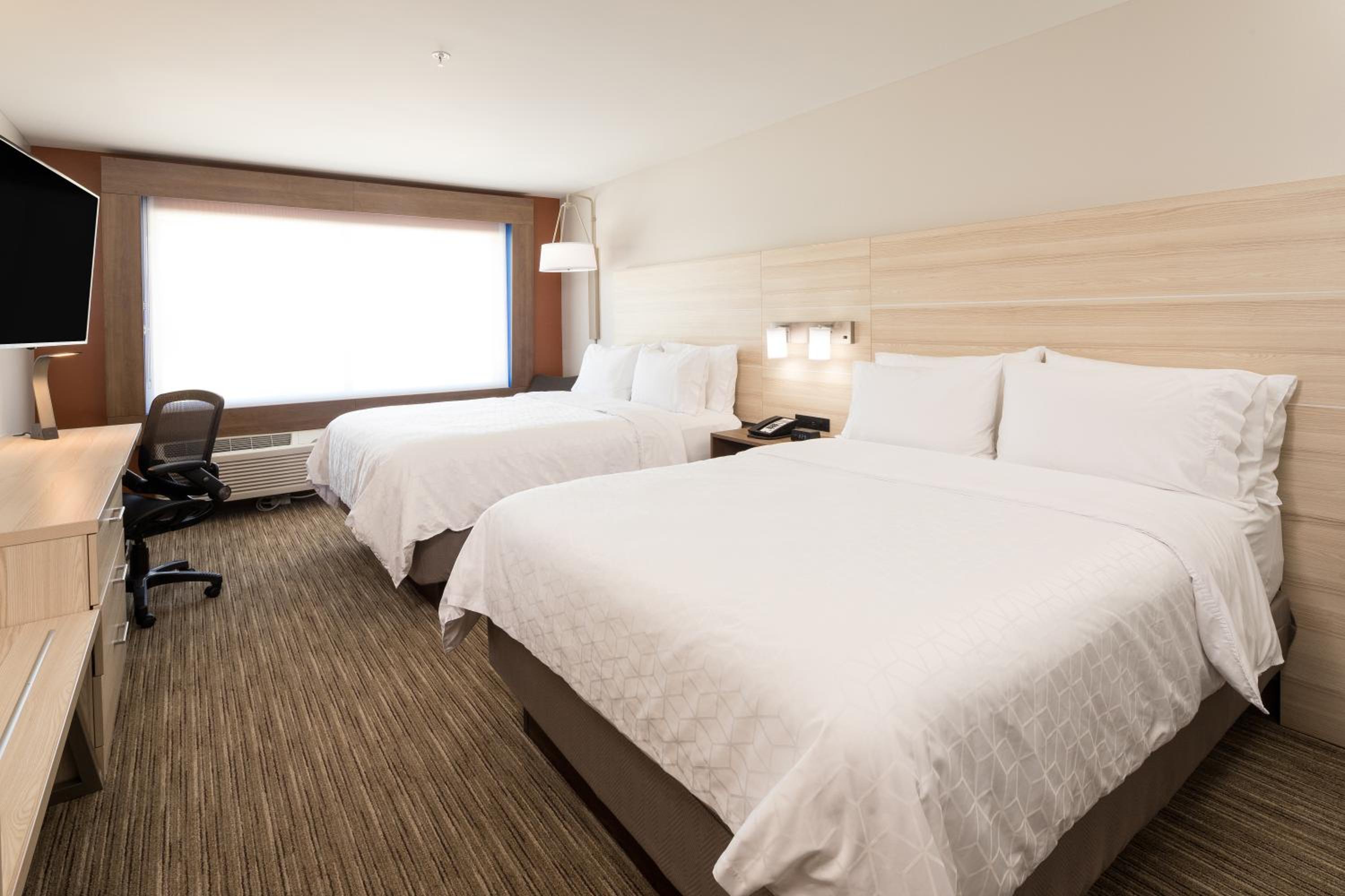 Twin Room - Mobility Access/Hearing Accessible photo 3
