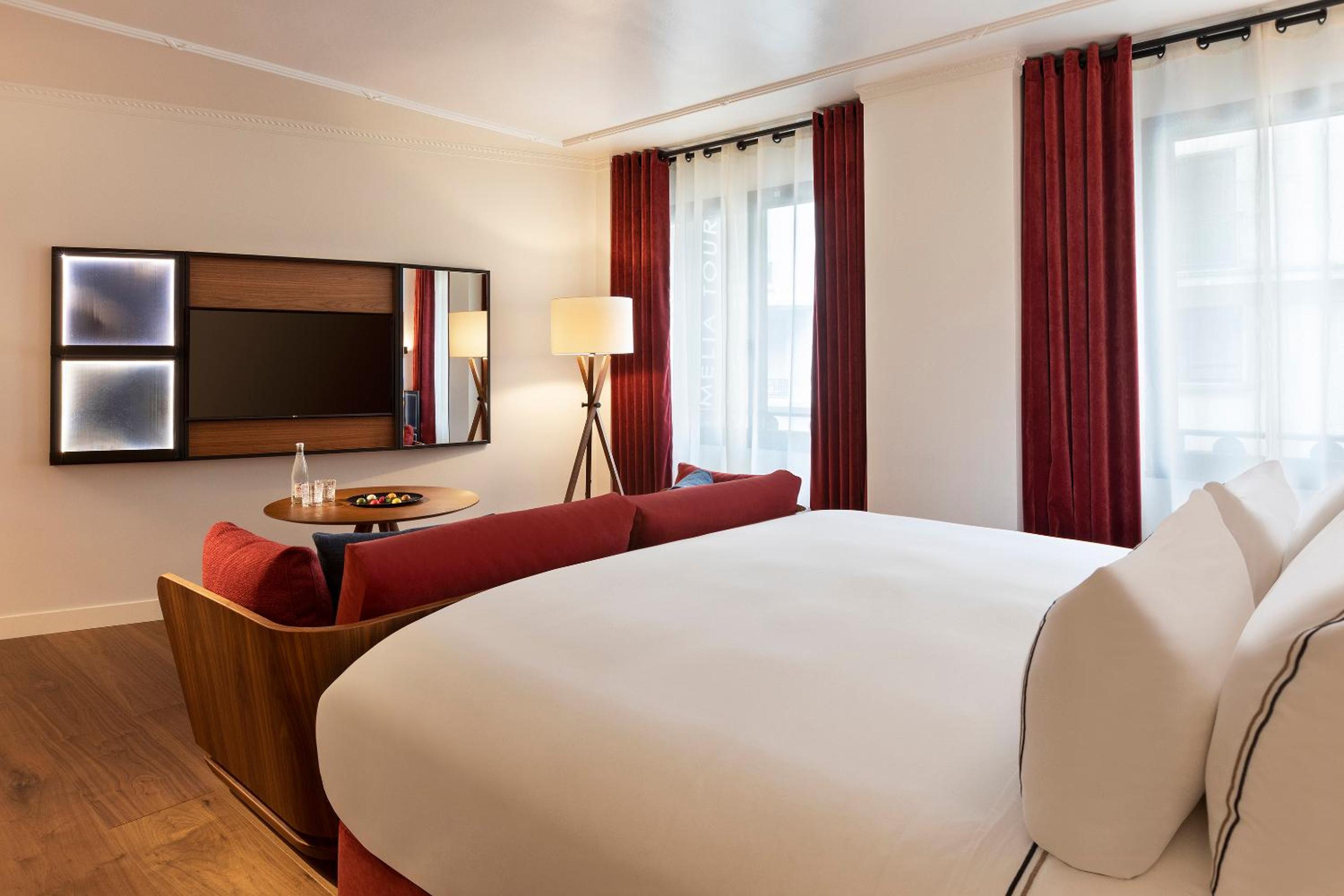 Deluxe Extra Room thumbnail 5