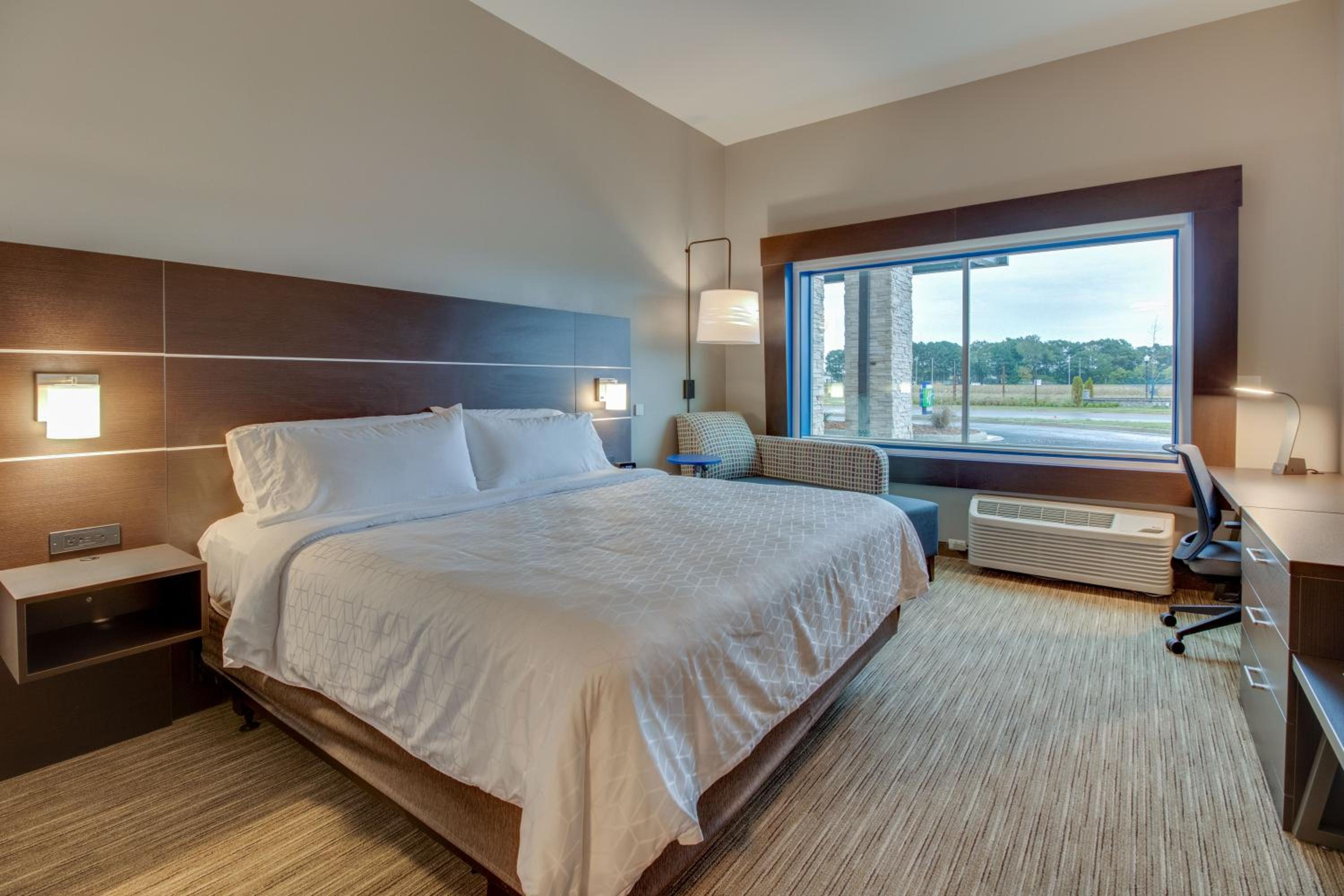 Standard King Room - Photo 2