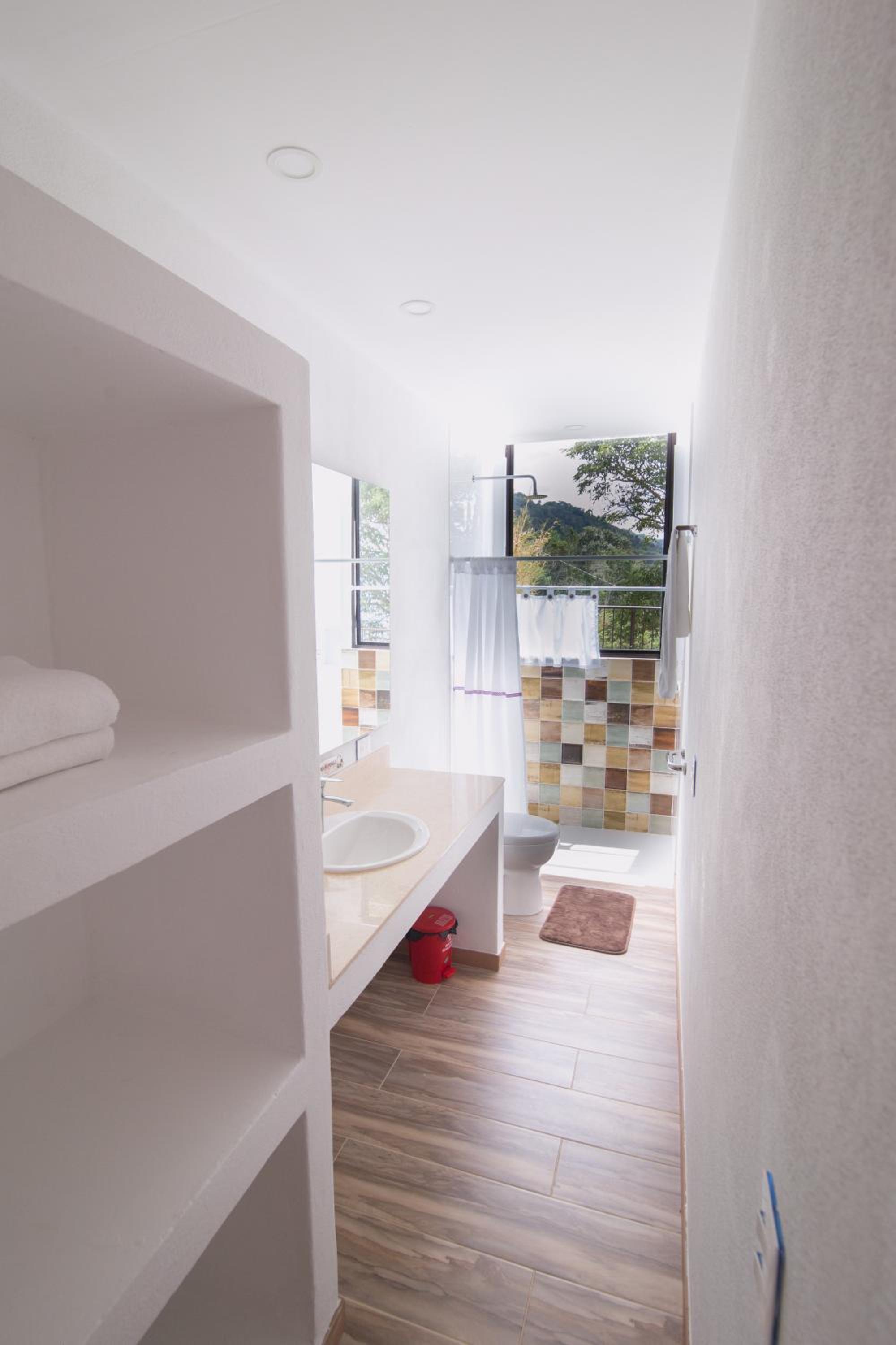 Queen Suite with Pool View photo 2