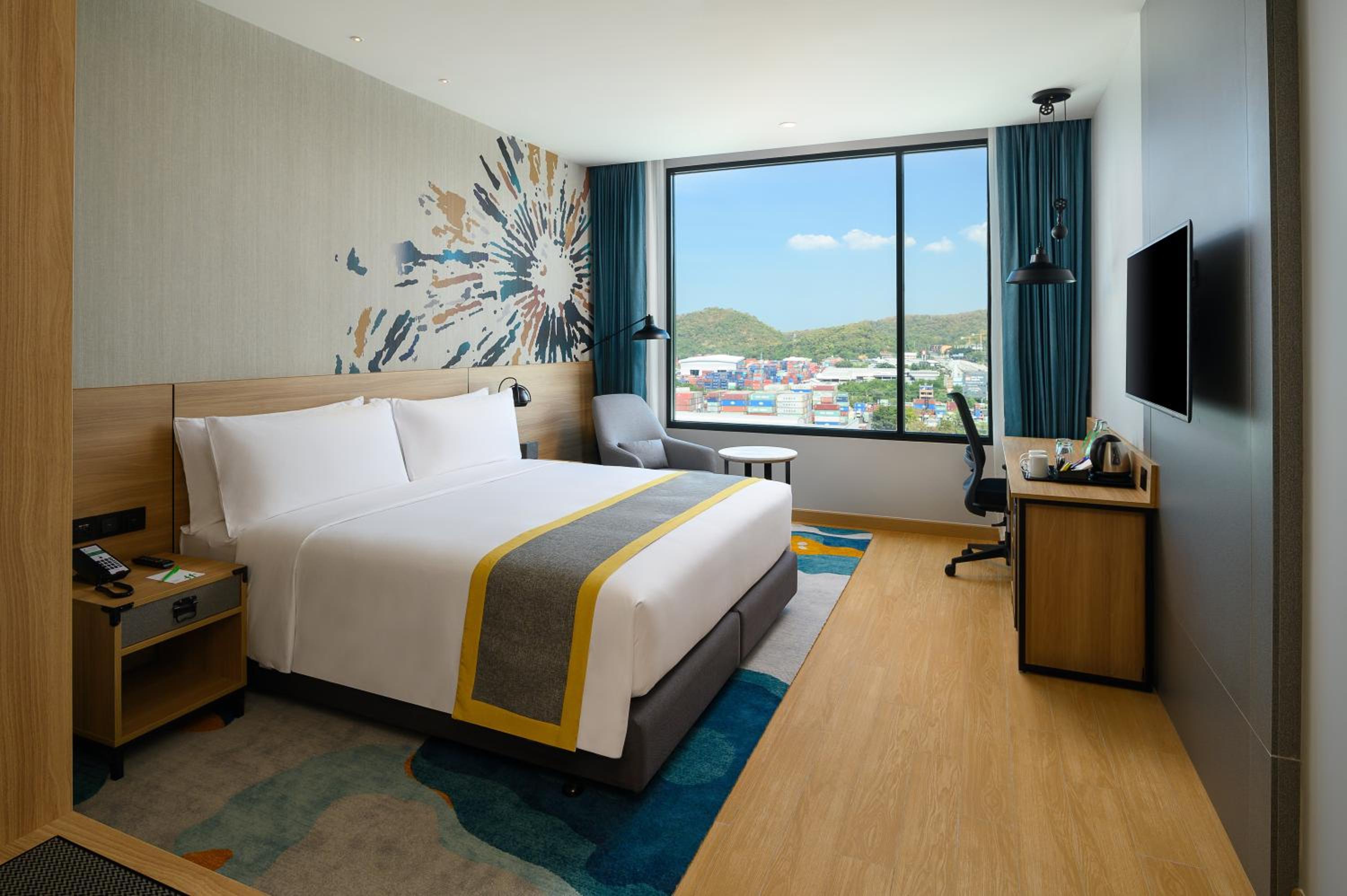 Standard King Room - Photo 3