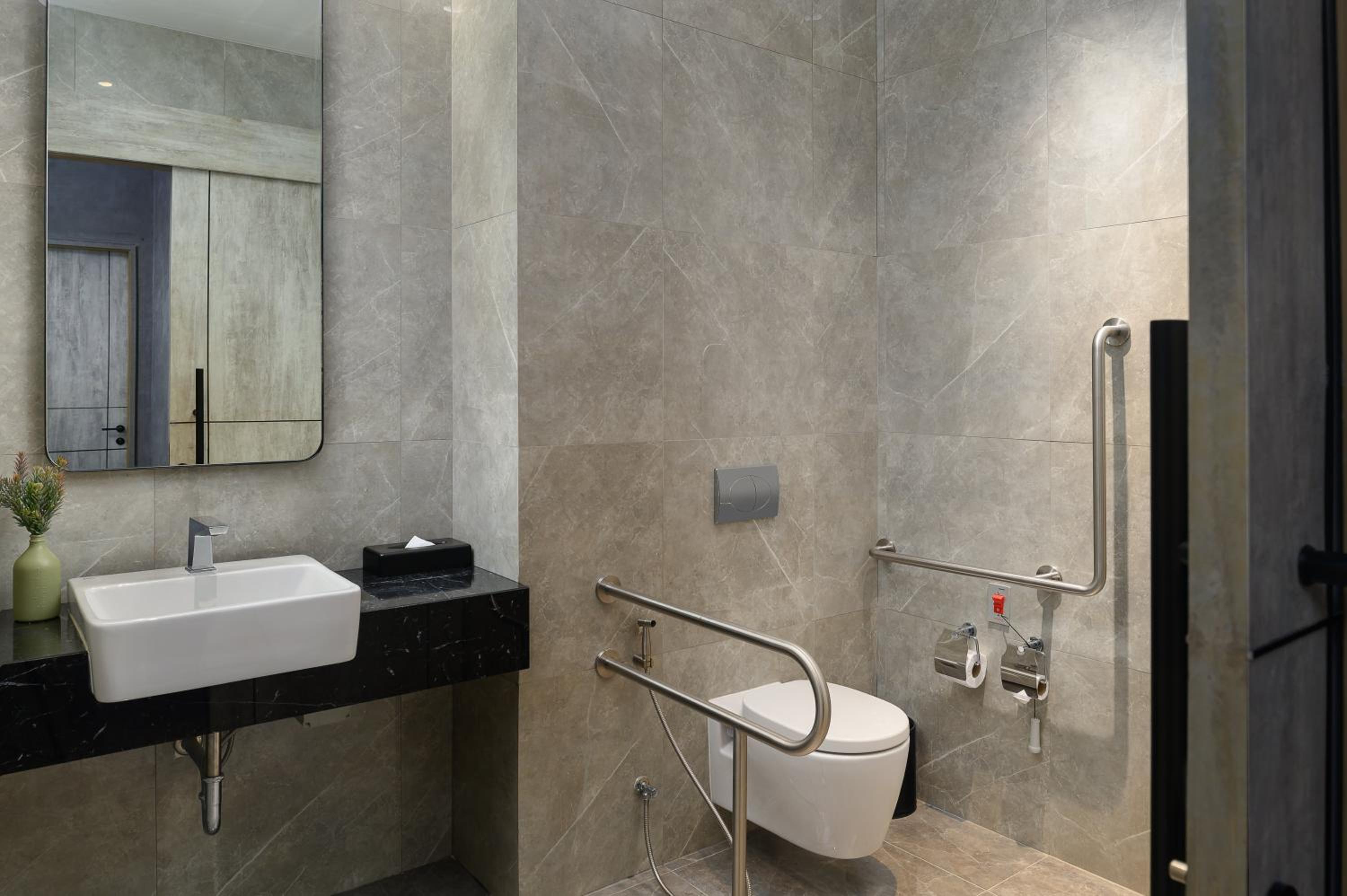 Standard King Room - Disability Access - Photo 6