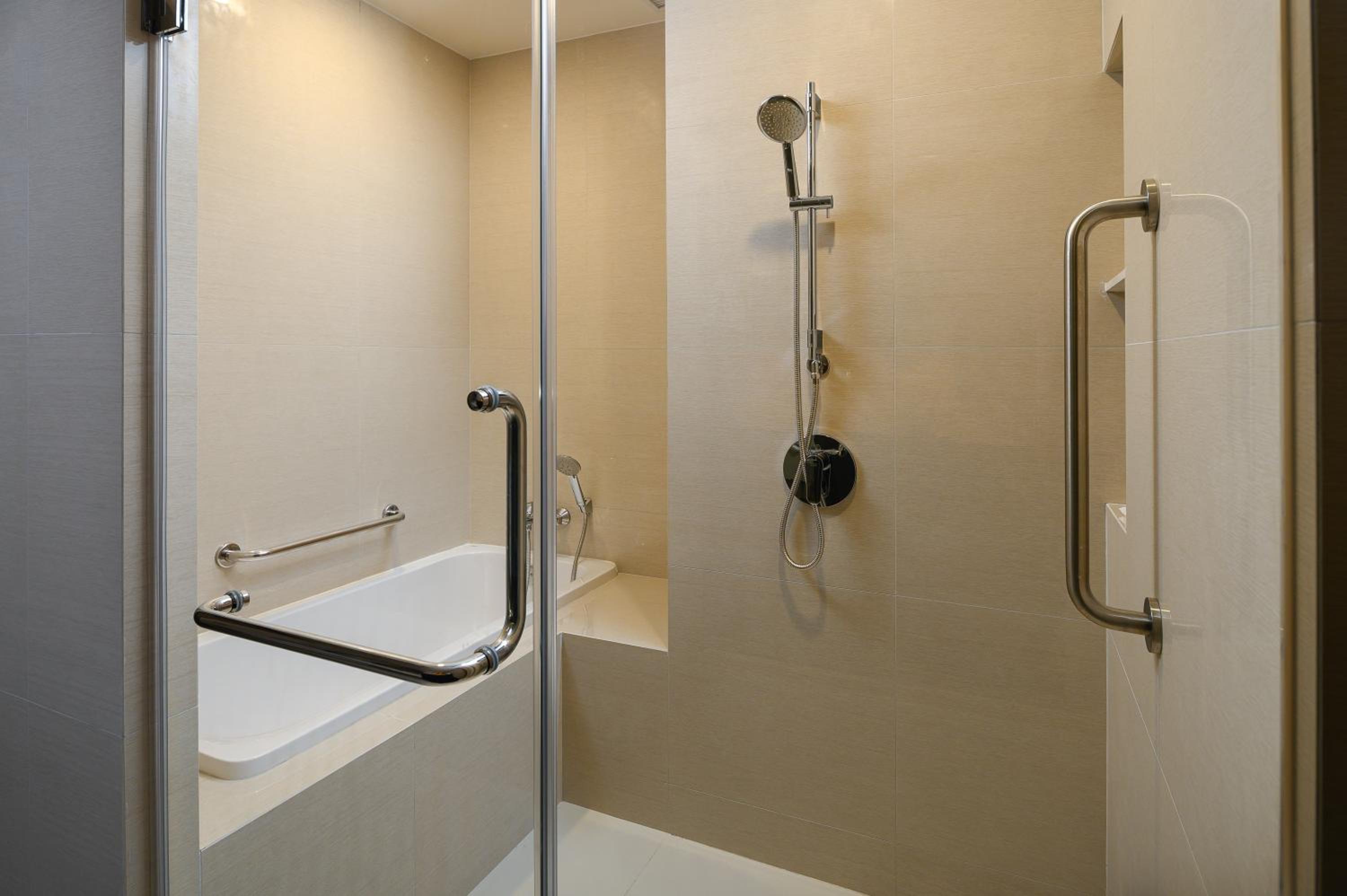 Suite with Balcony - Photo 5