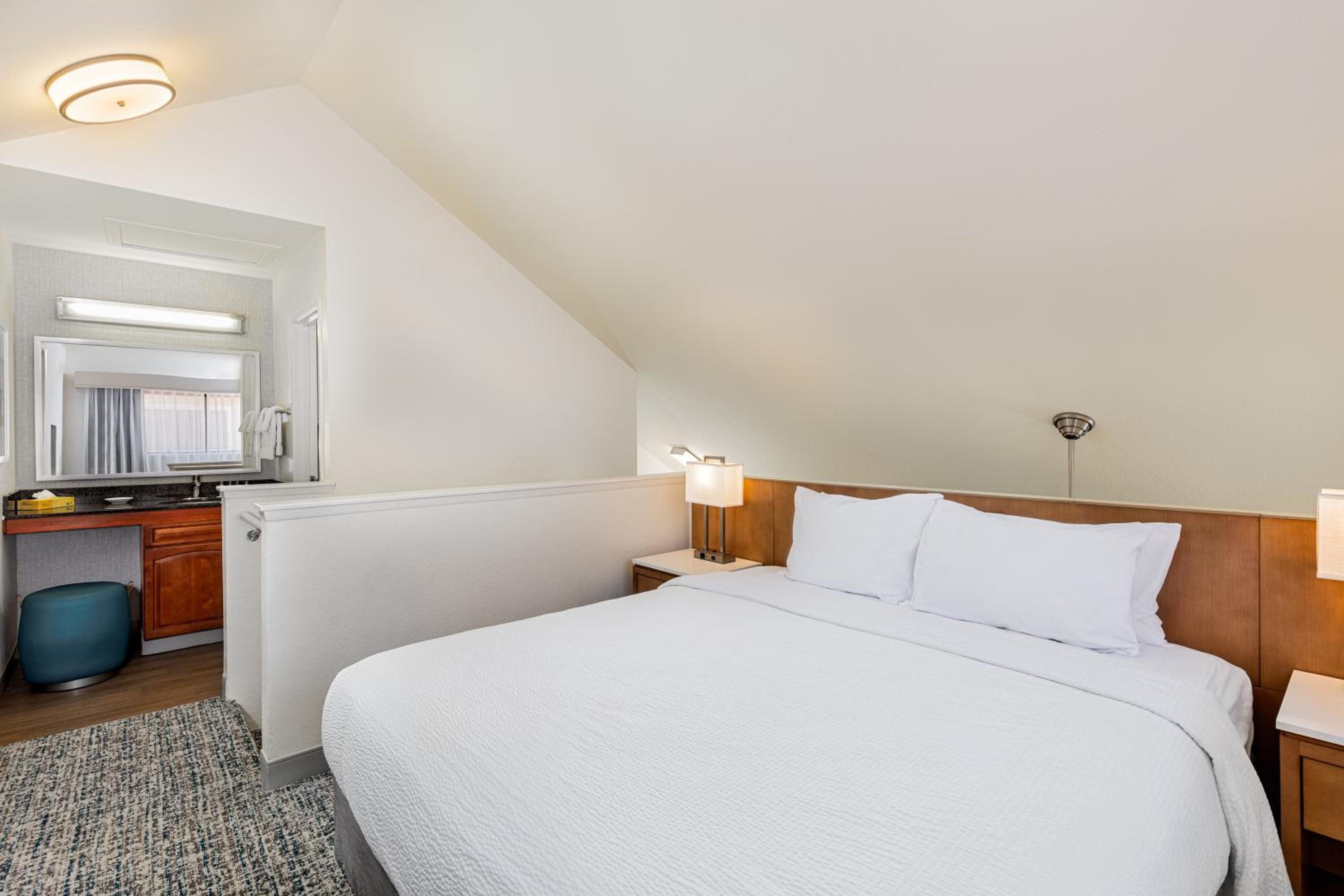 Bi-Level Loft Suite - Photo 2