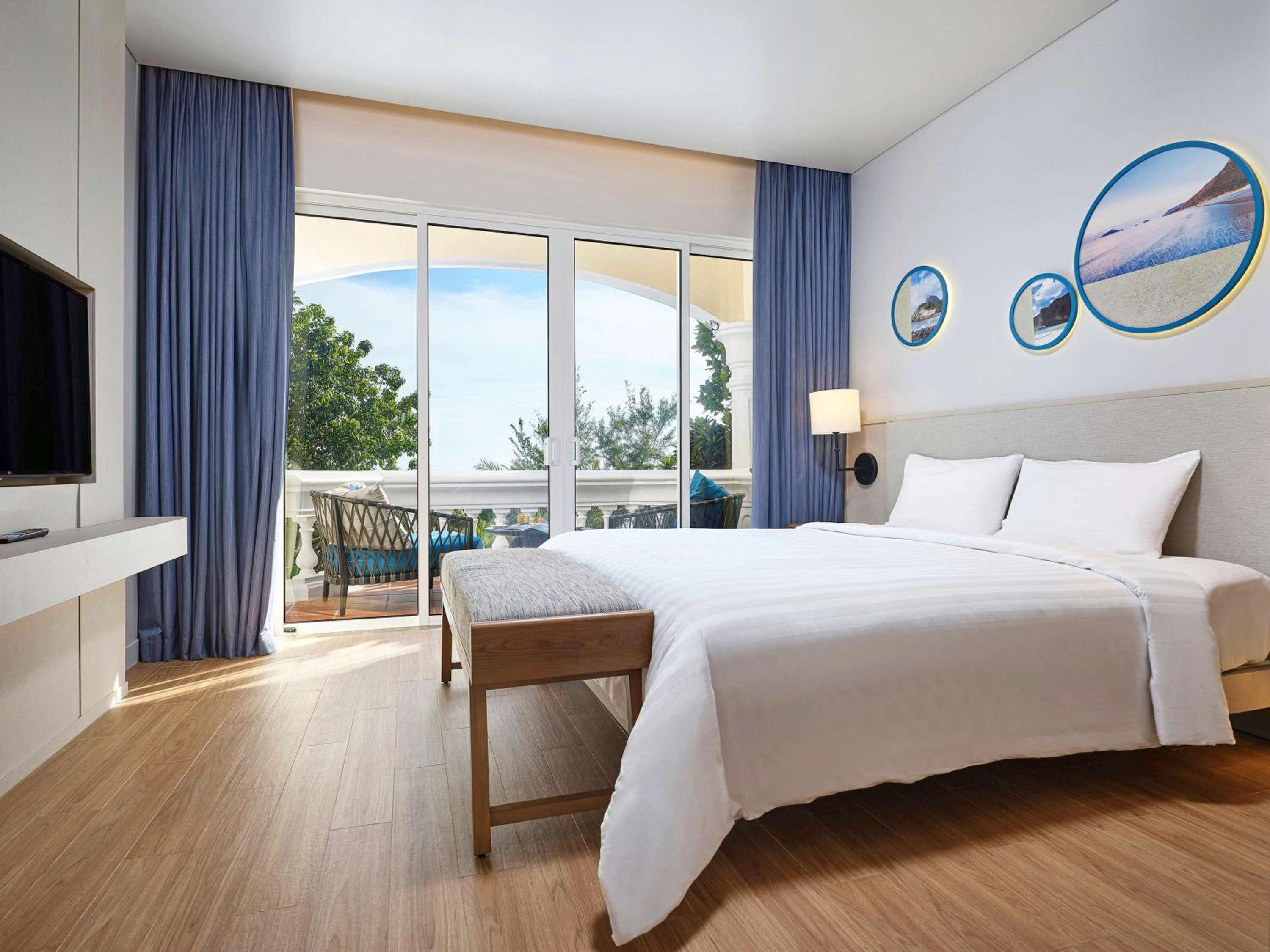 Family Room with One King Bed and One Bunk Bed - Hillside (Across street)