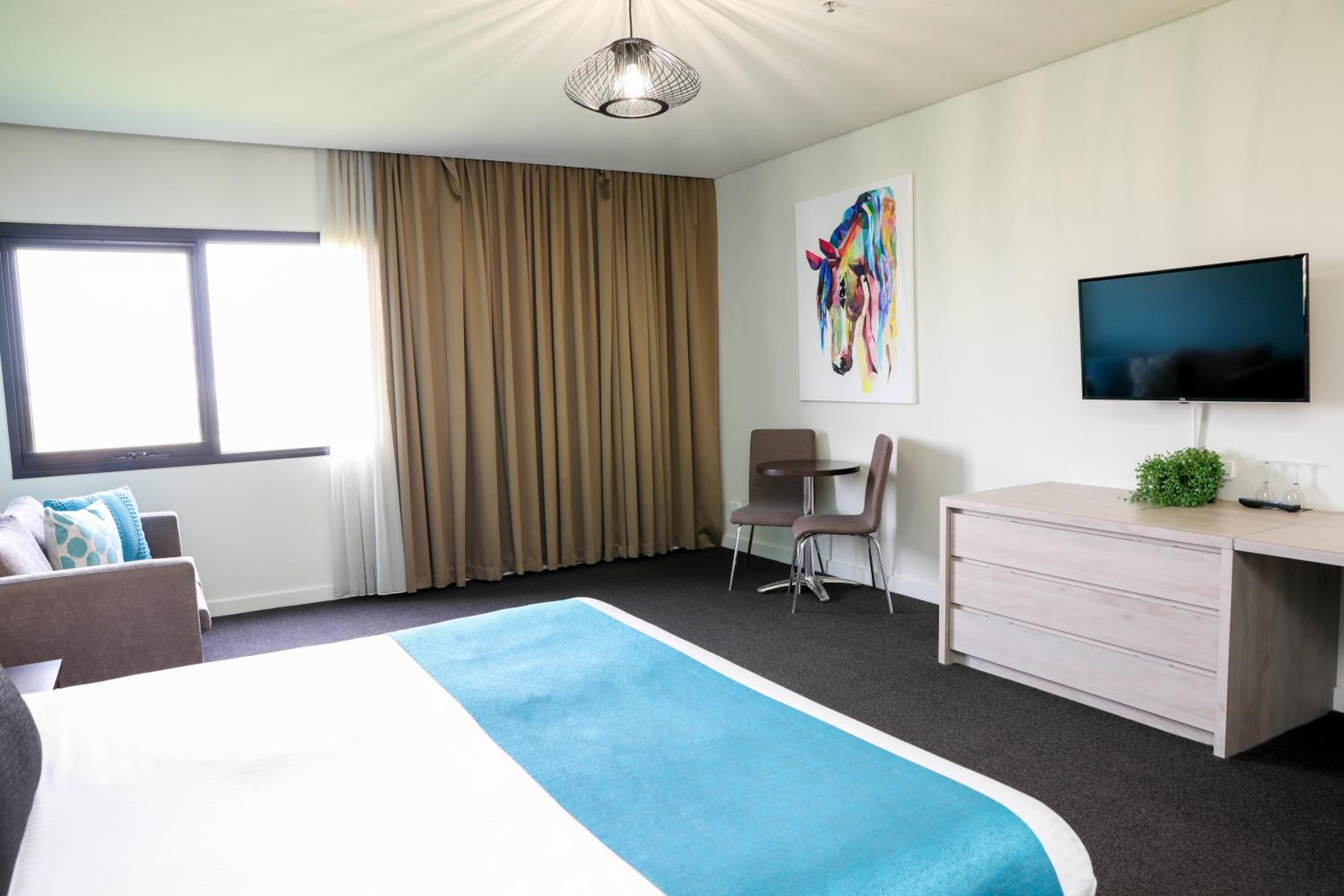 Deluxe King Room - Photo 3