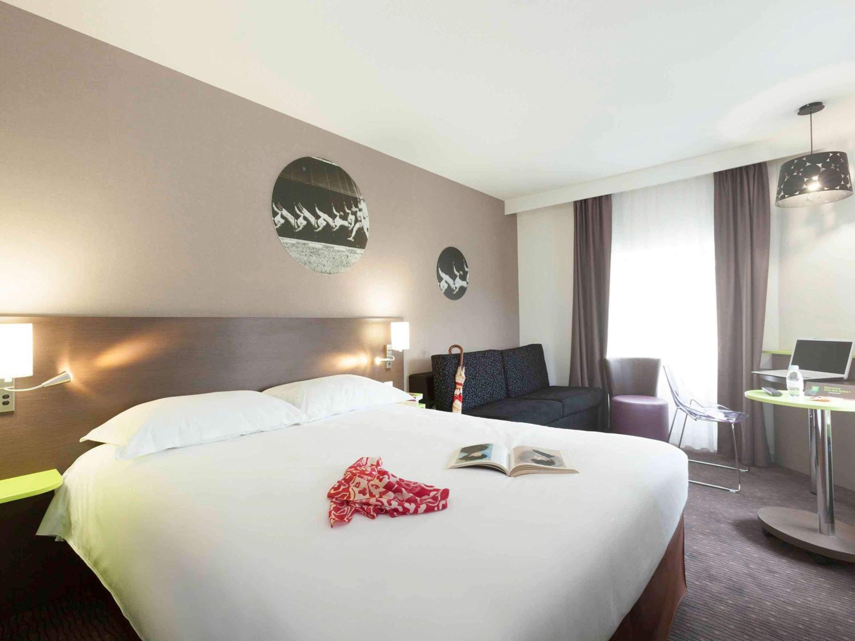 Privilege Double Room with One Double Bed and One Sofa - Photo 2