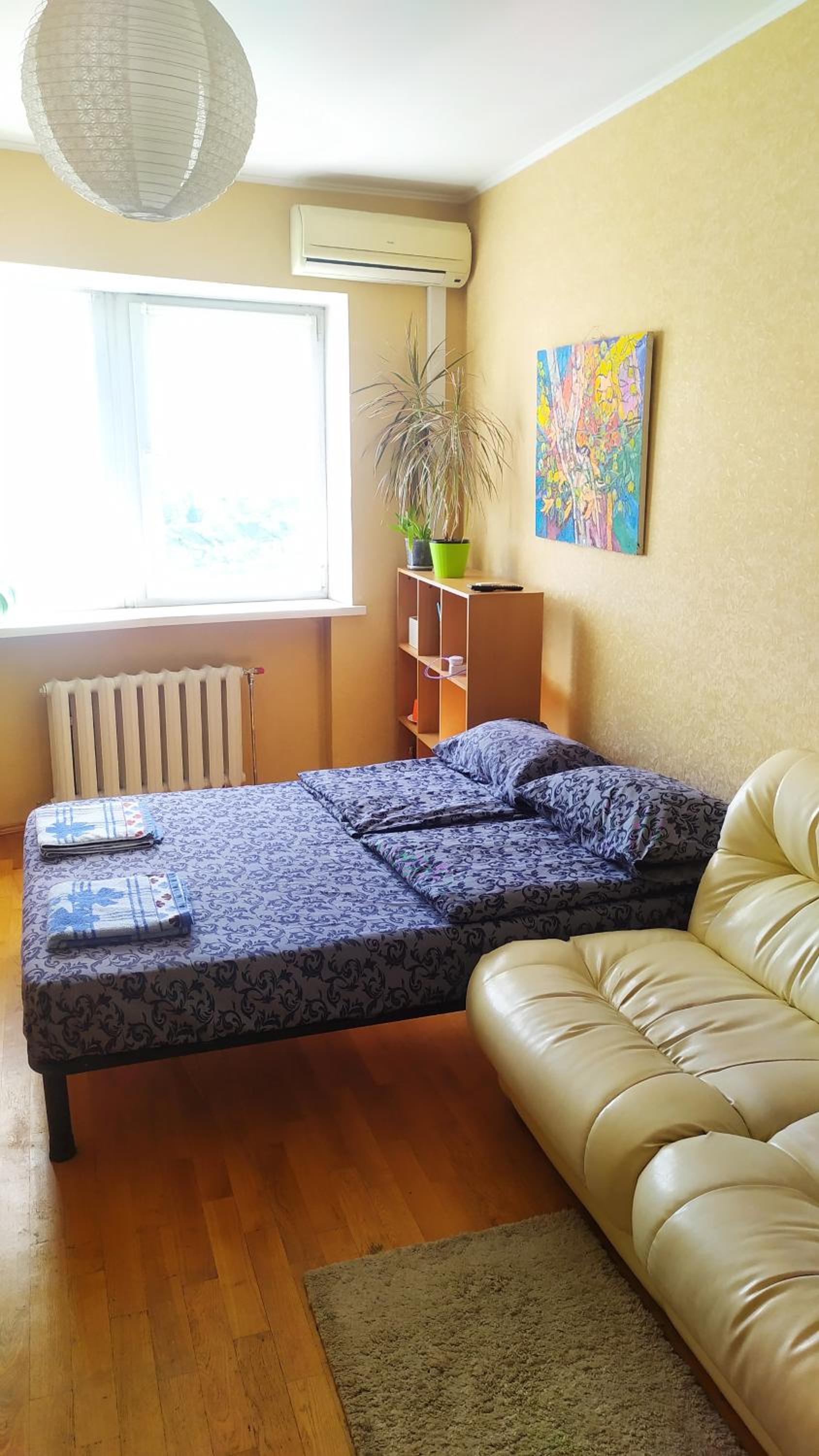 Apartment With Shared Bathroom
