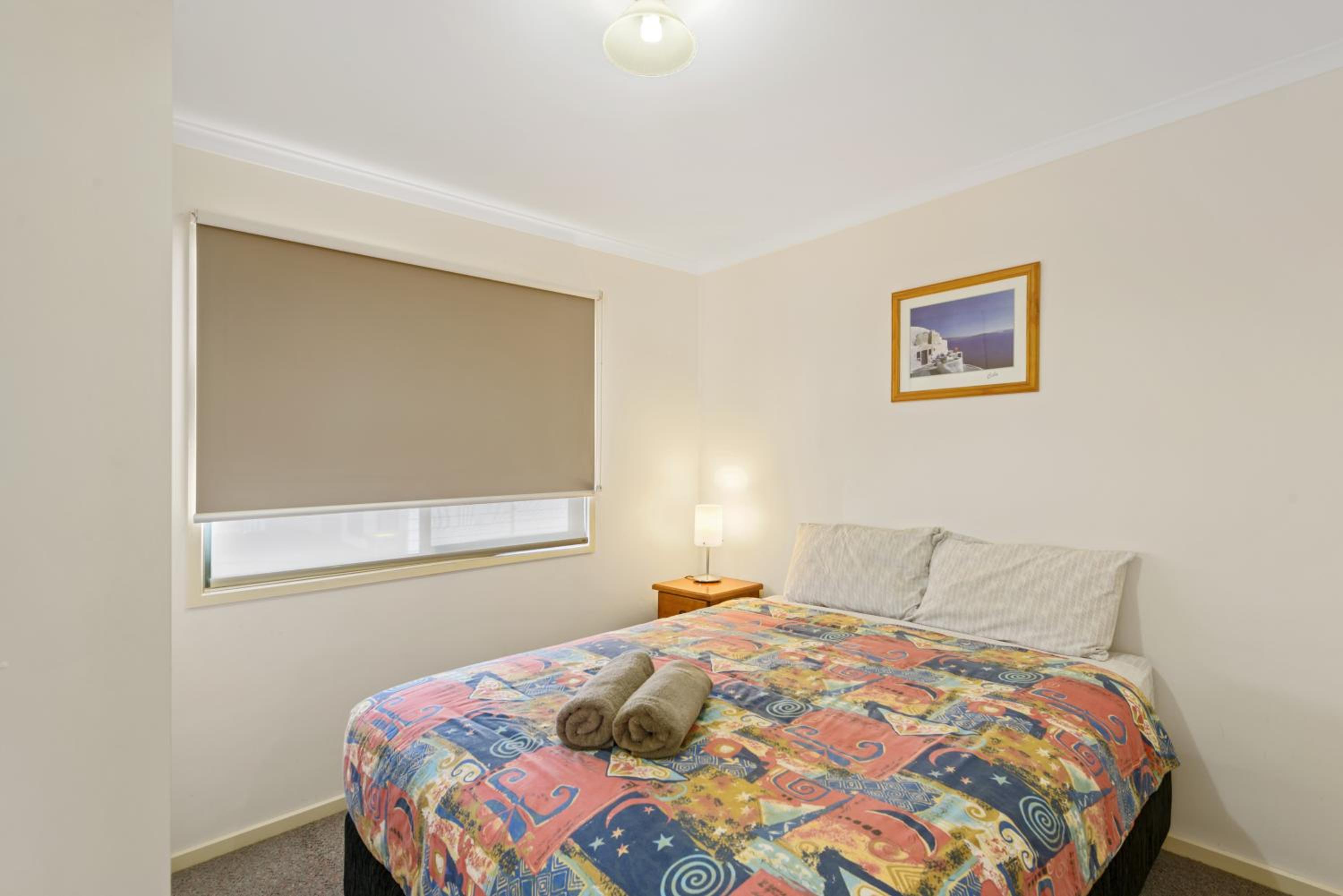 Standard 2 Bedroom Cabin - Sleep 4 - Photo 5