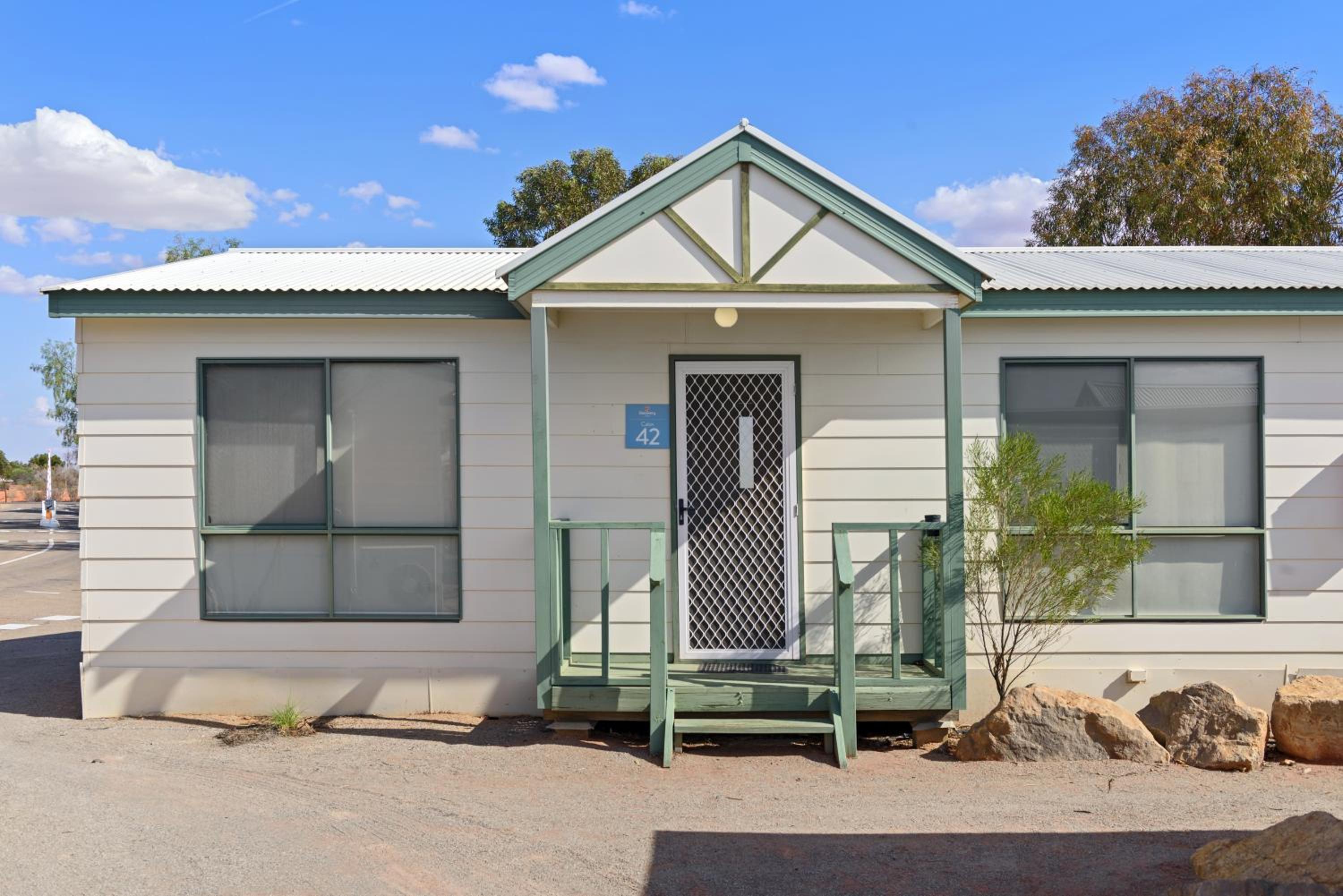 Standard 2 Bedroom Cabin - Sleep 4 - Photo 8