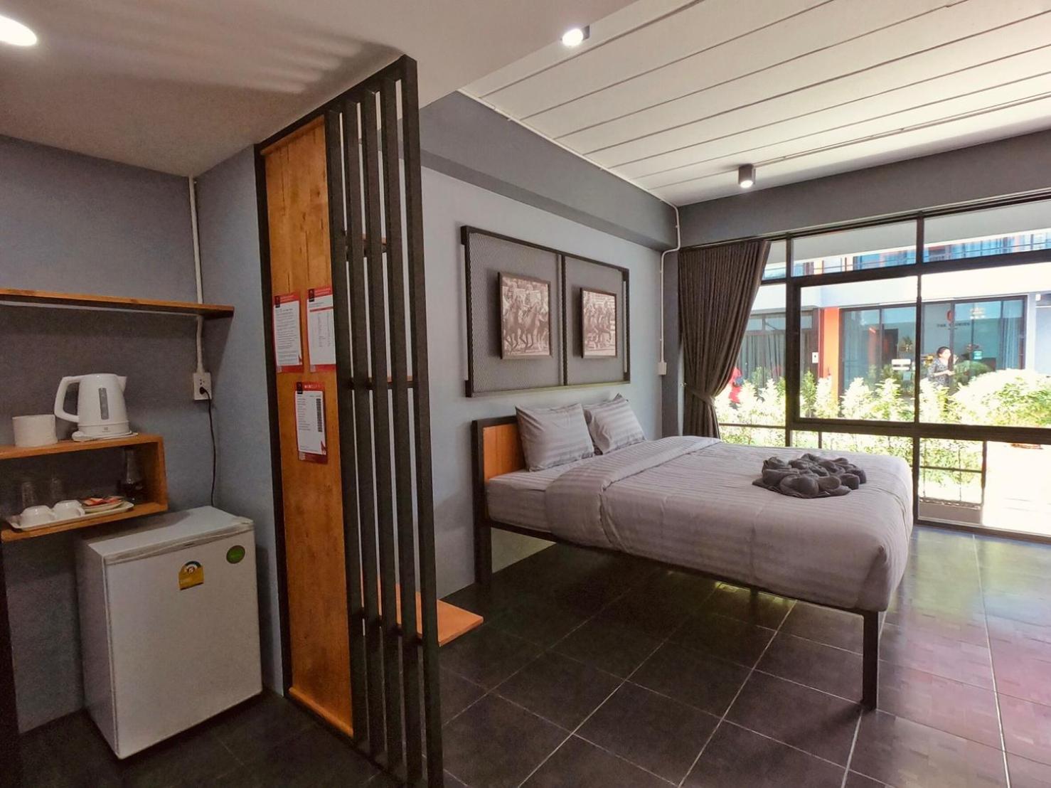Deluxe King Room photo 3