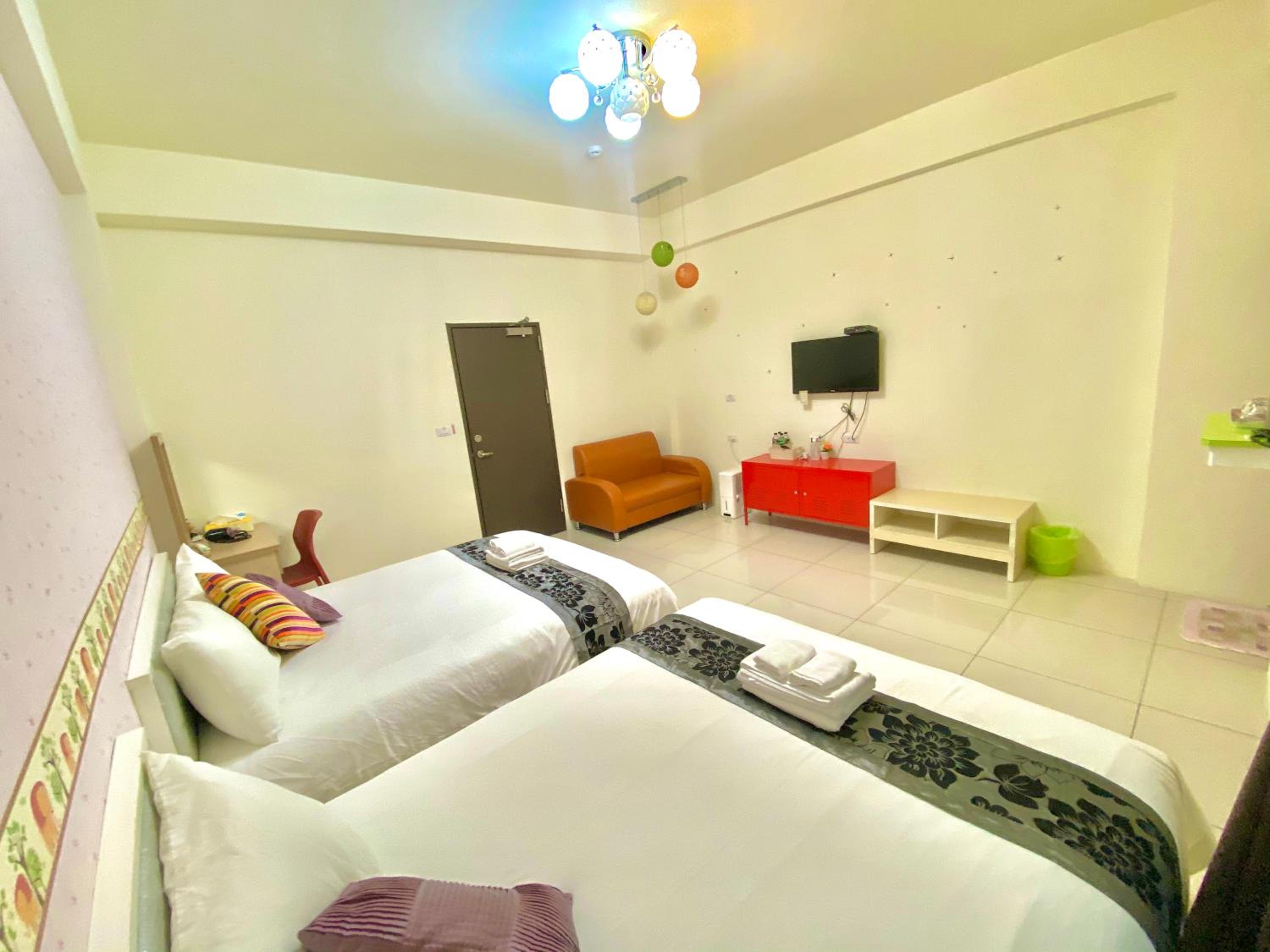 Standard Double Room with Two Double Beds photo 2