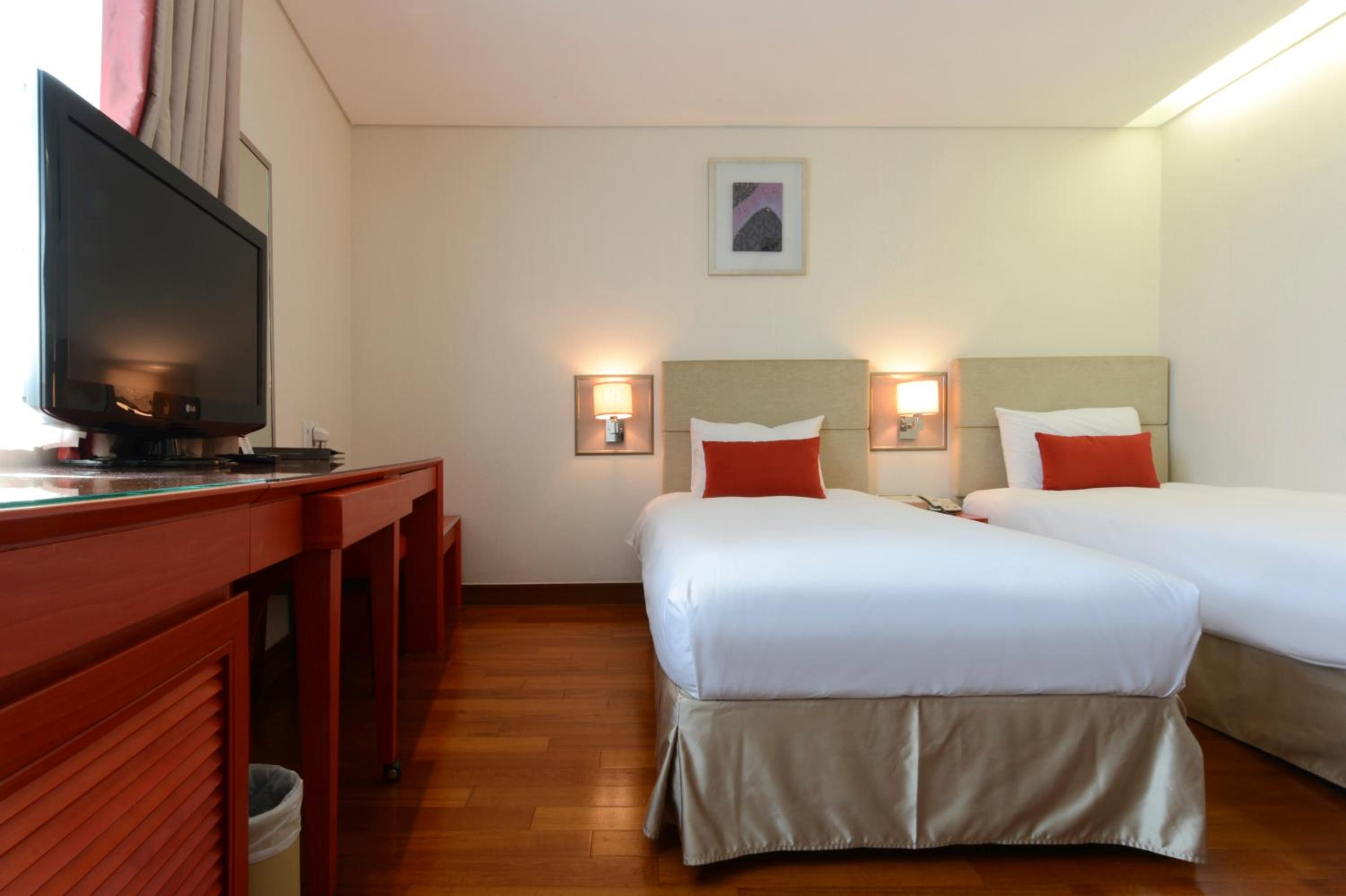 Twin Room B - Photo 3