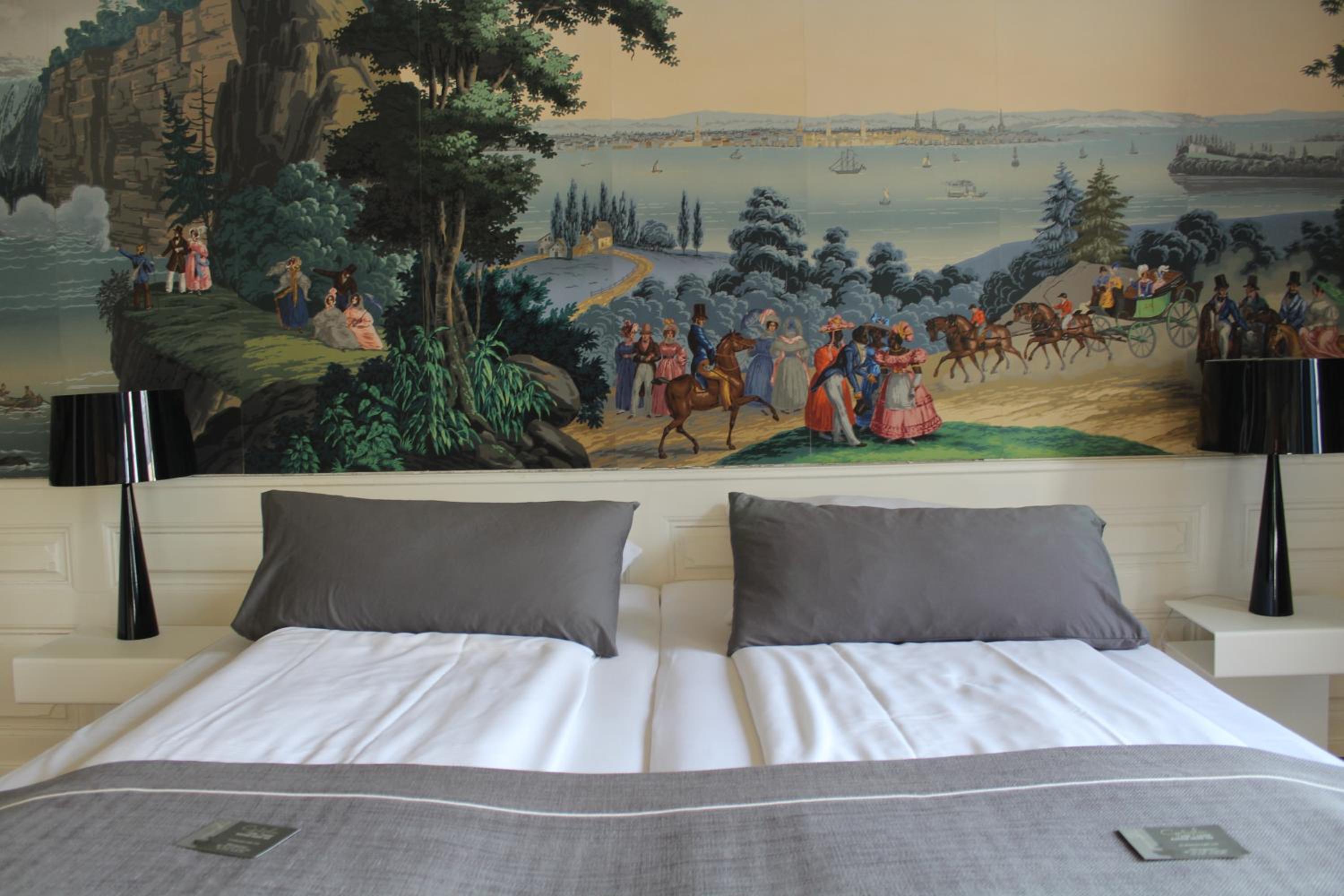 Deluxe Suite - Photo 6
