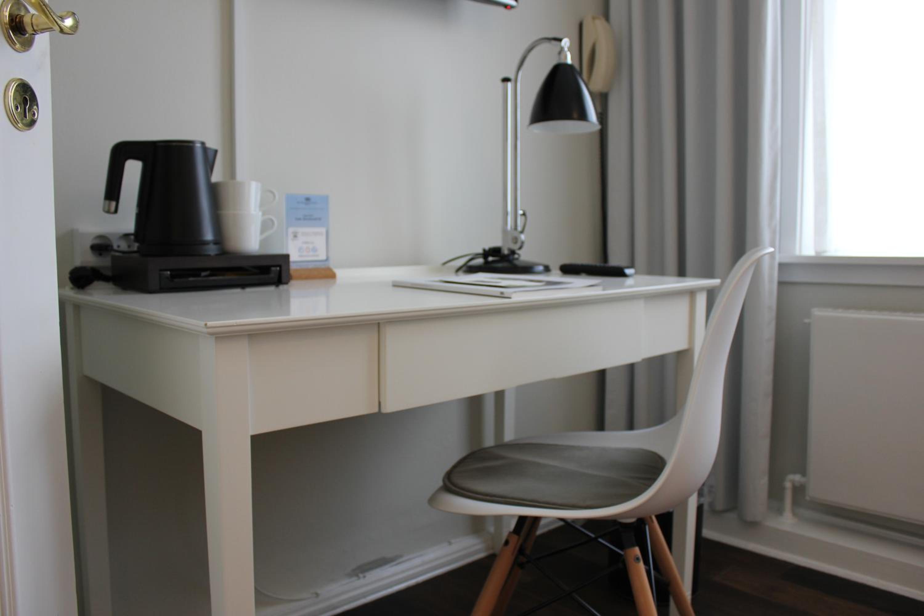 Standard Double Room - Photo 2