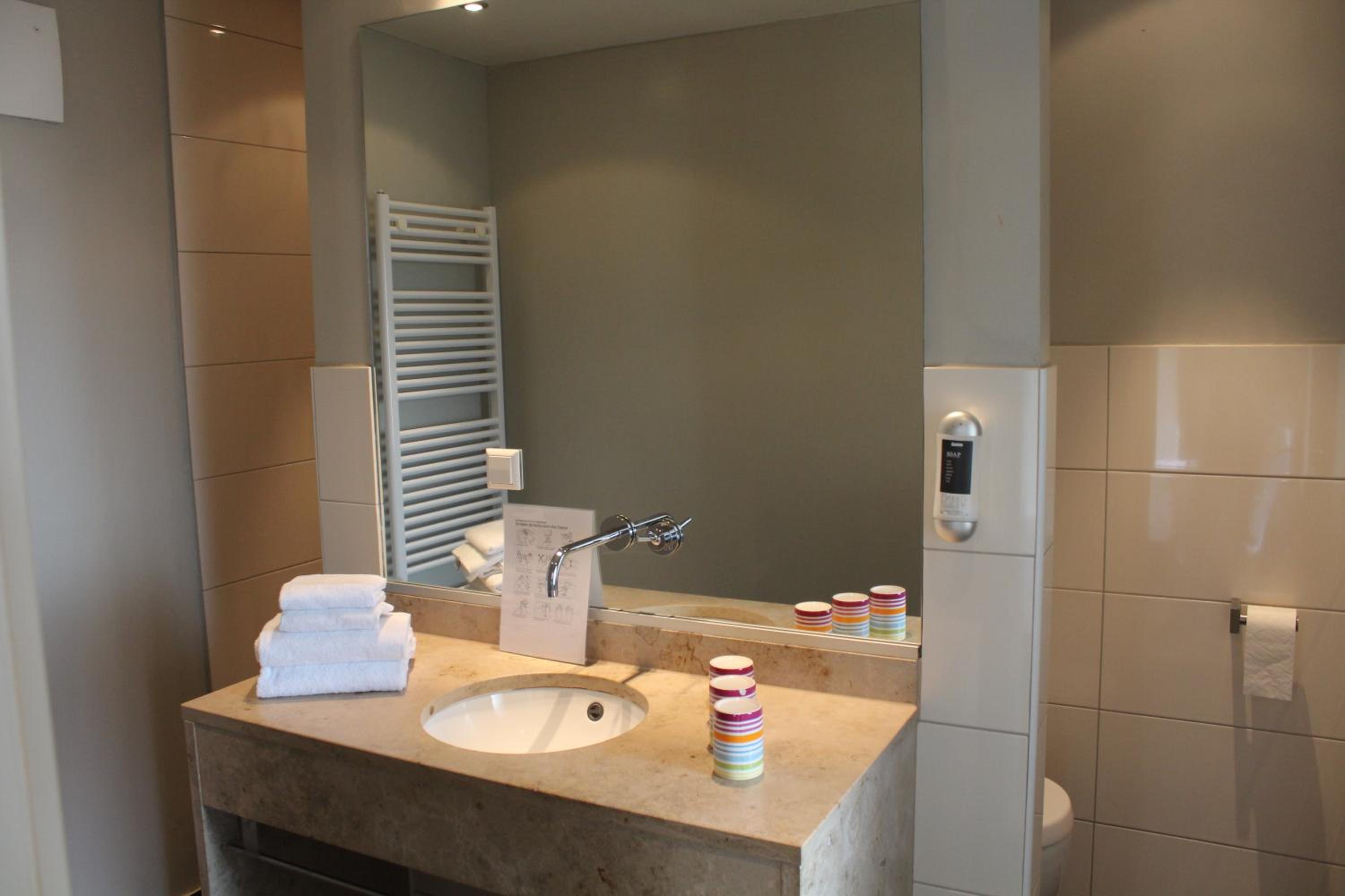 Premium Suite (206) - Photo 5