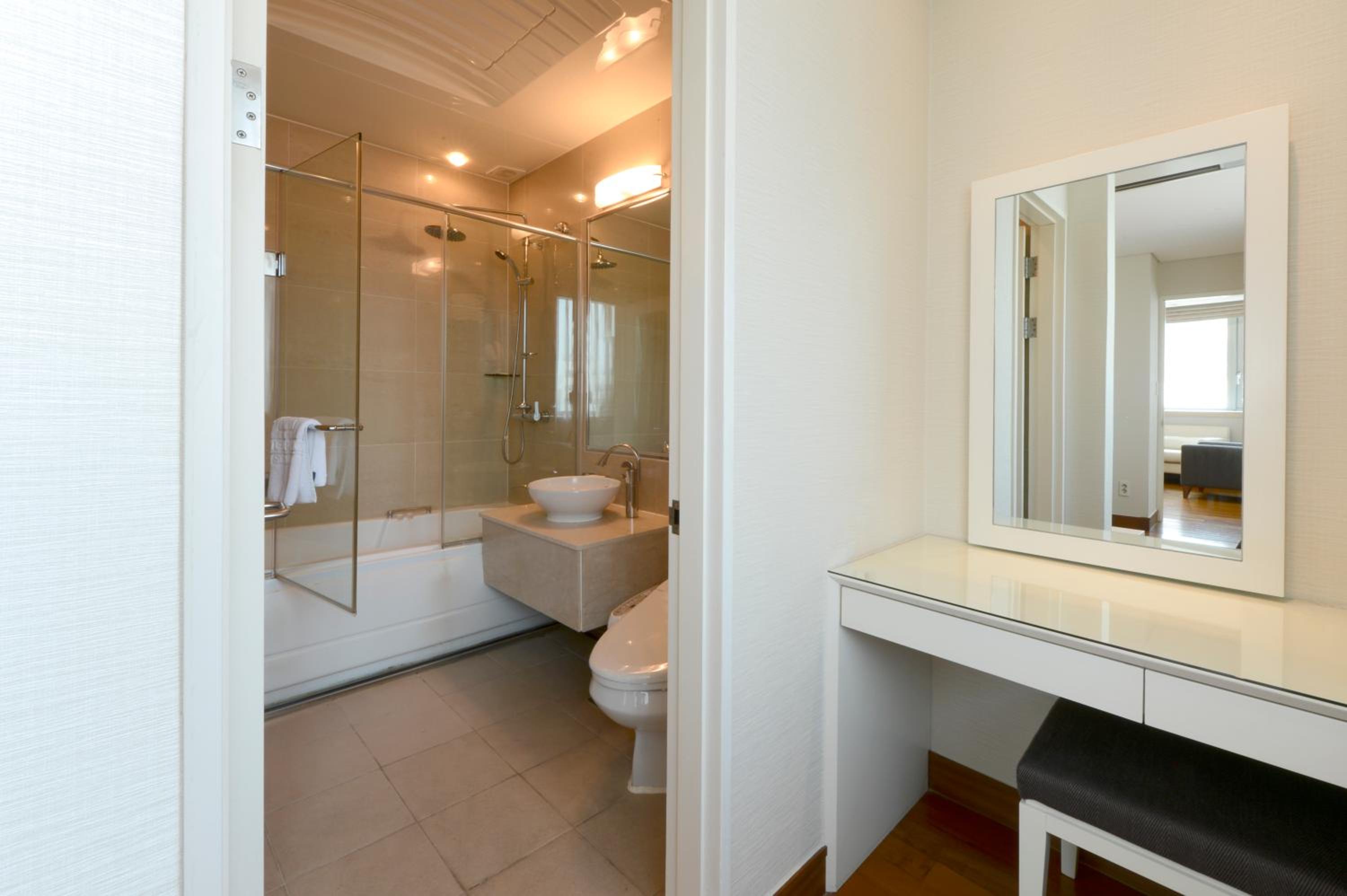 Deluxe Twin Room - Photo 14