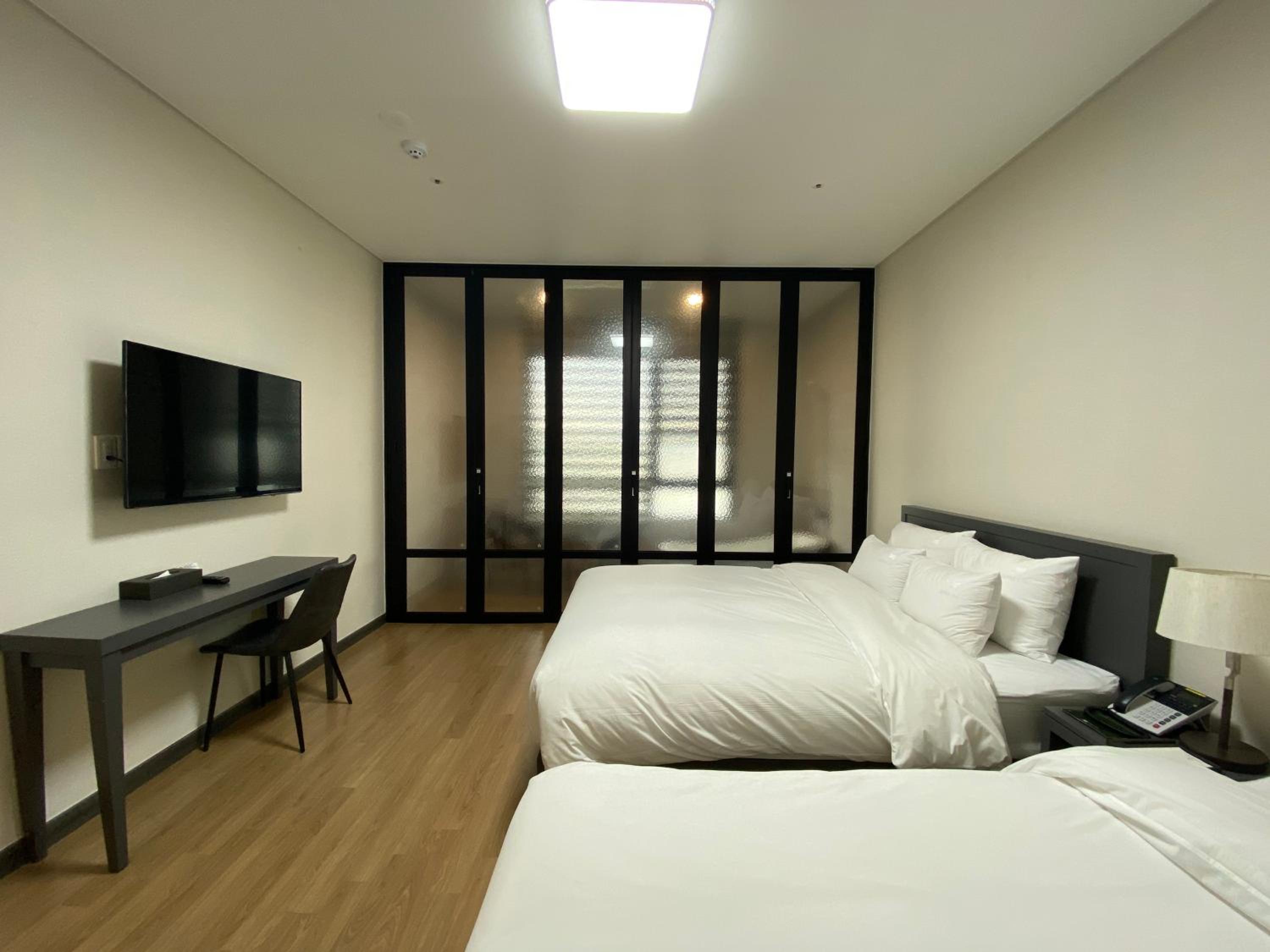 Large Twin Room
