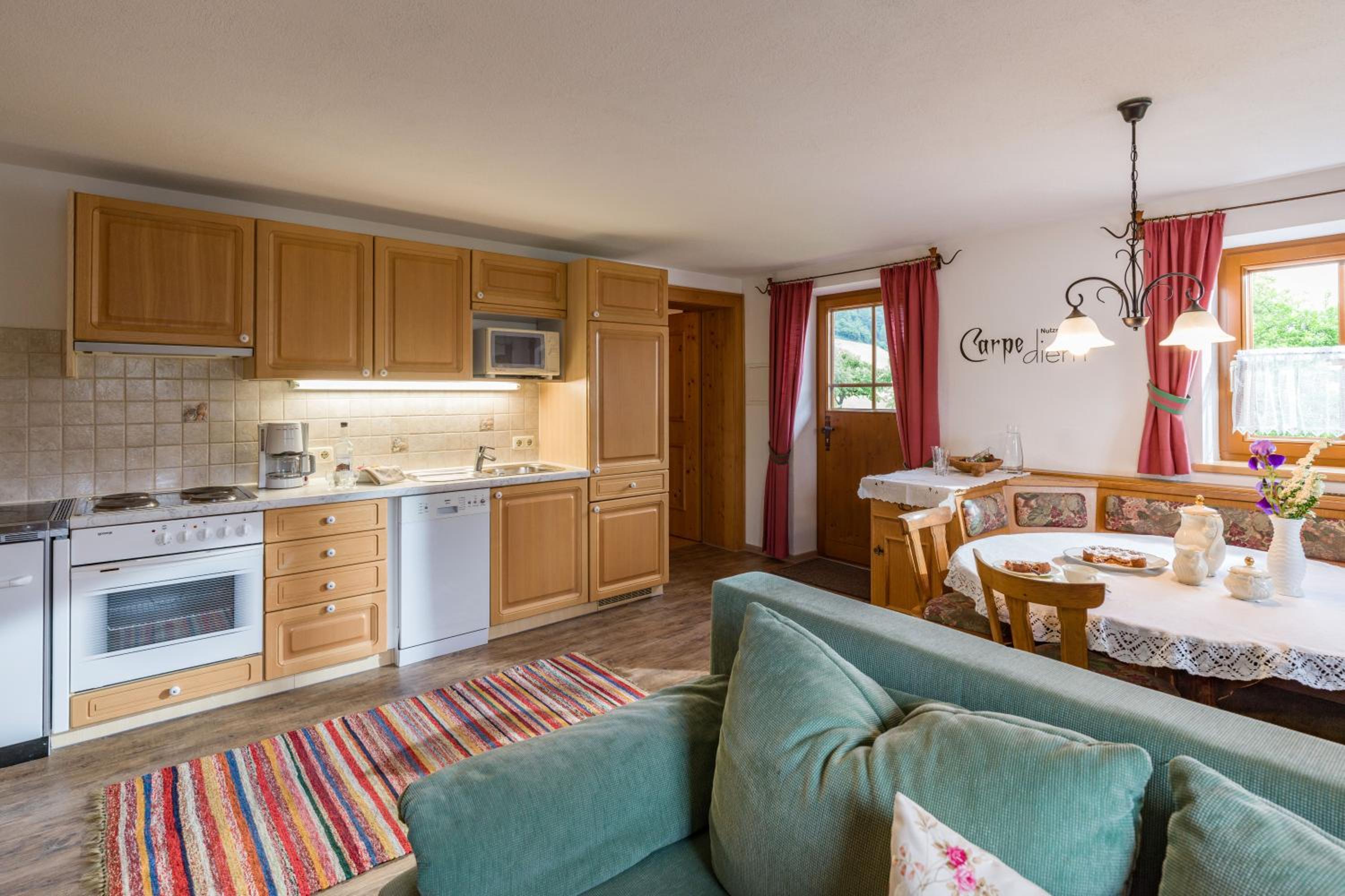 Two-Bedroom Apartment with Balcony photo 2
