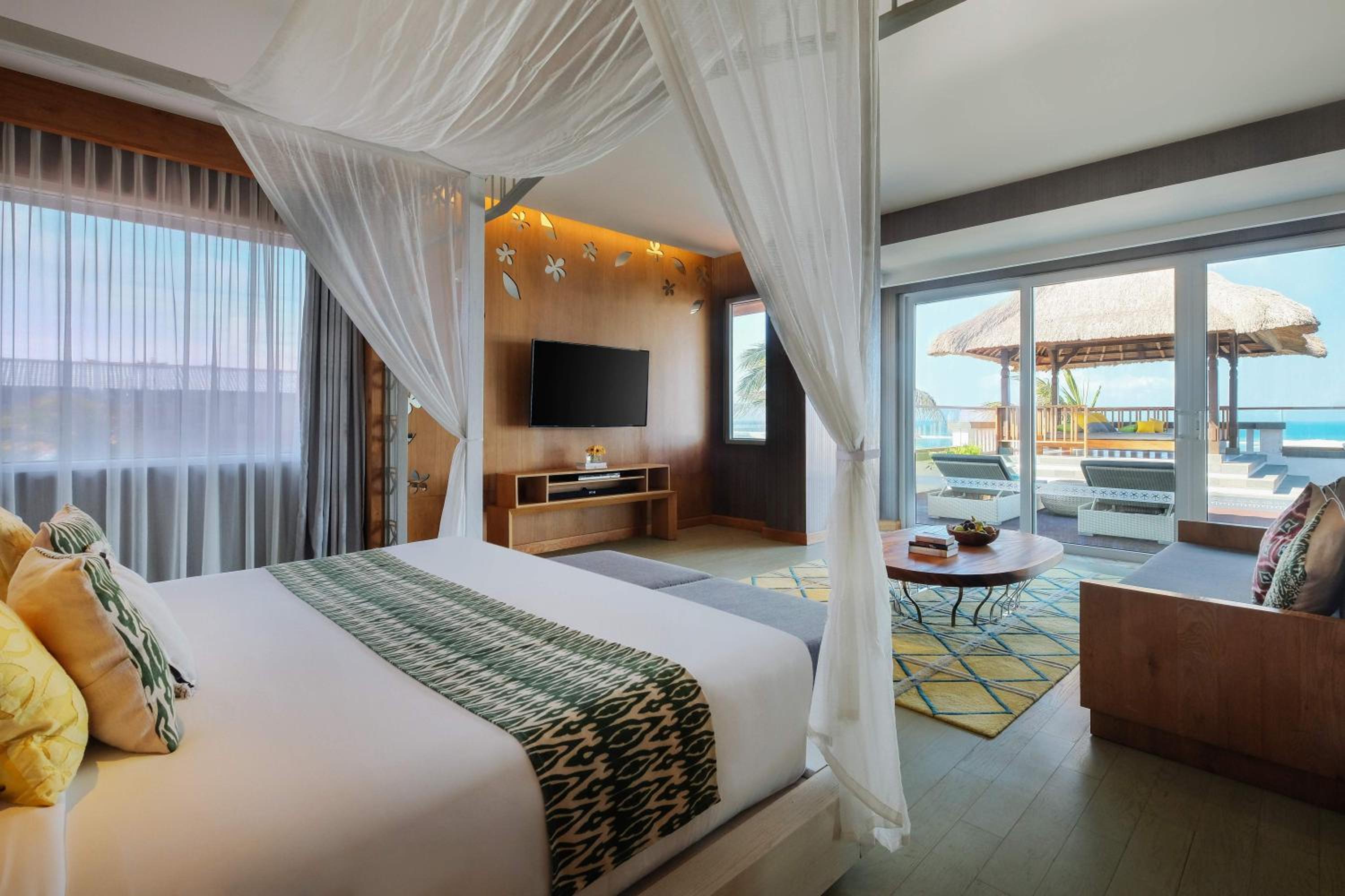 Oceanfront Rooftop Suite - Photo 5