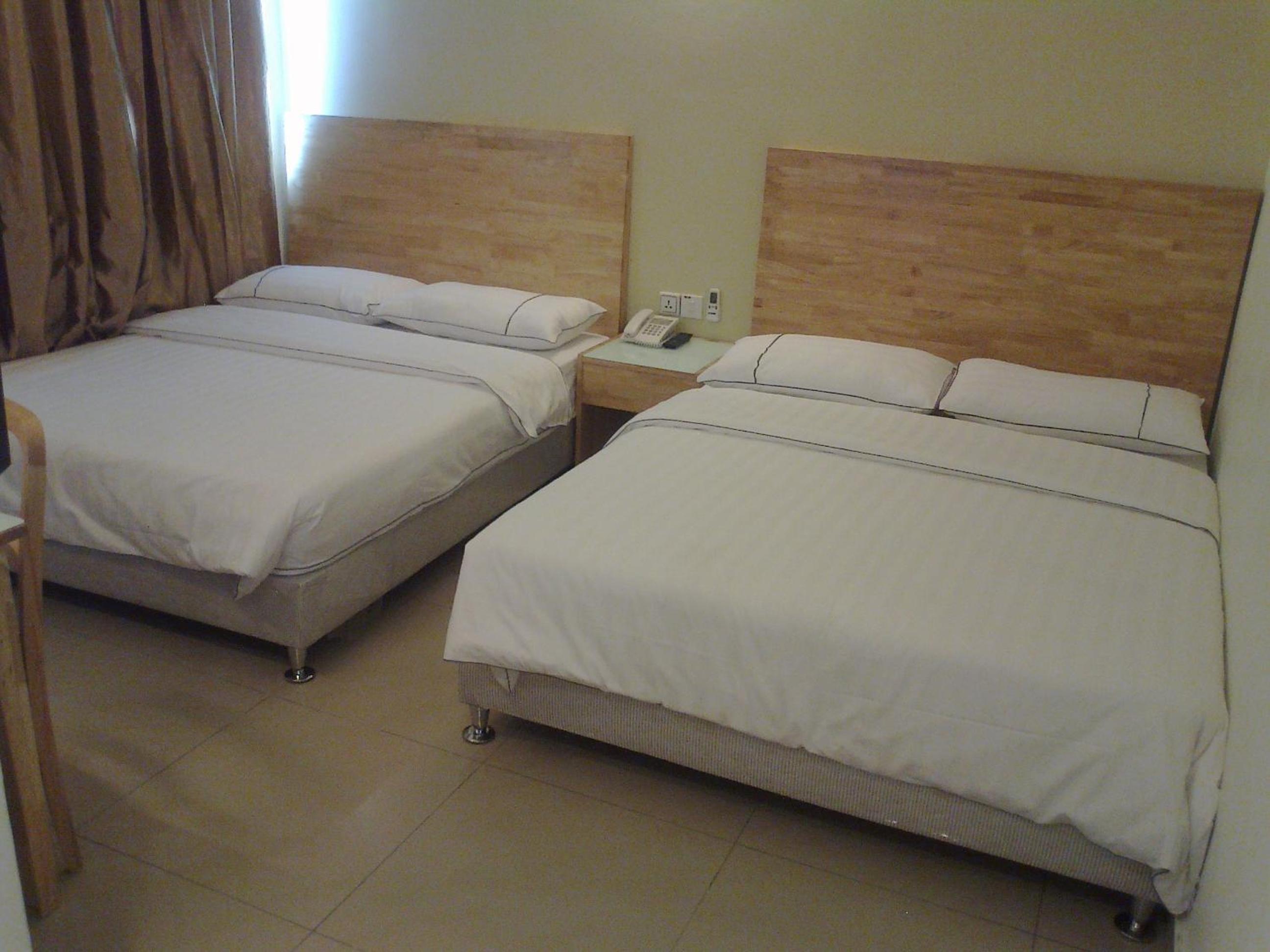 Quadruple Room with Bathroom photo 2