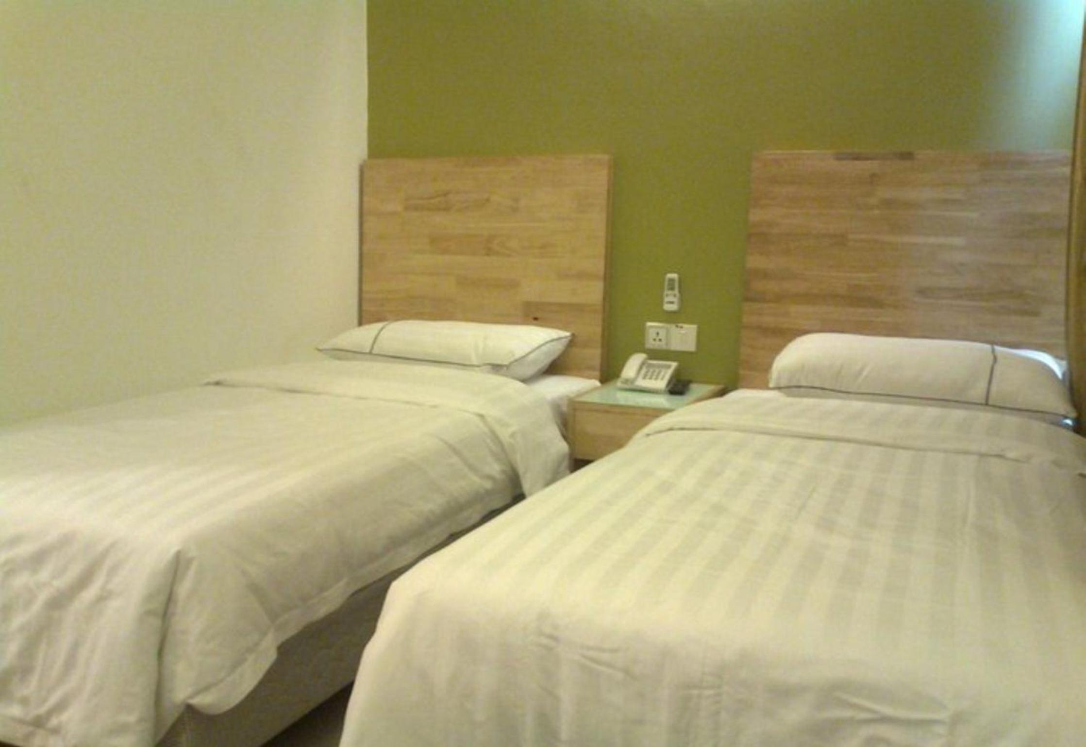 Twin Room with Bathroom photo 1