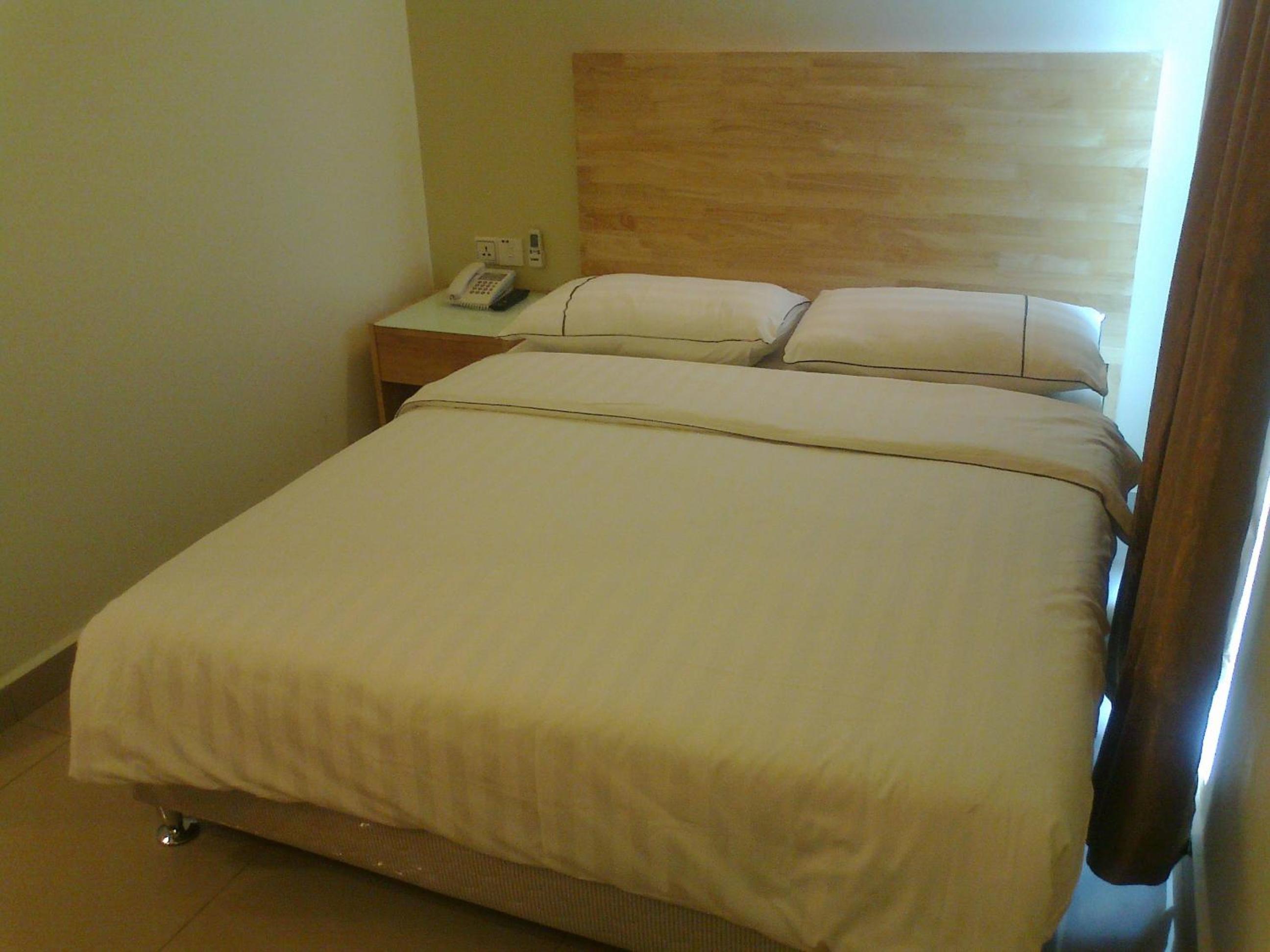 Double Room with Bathroom photo 2
