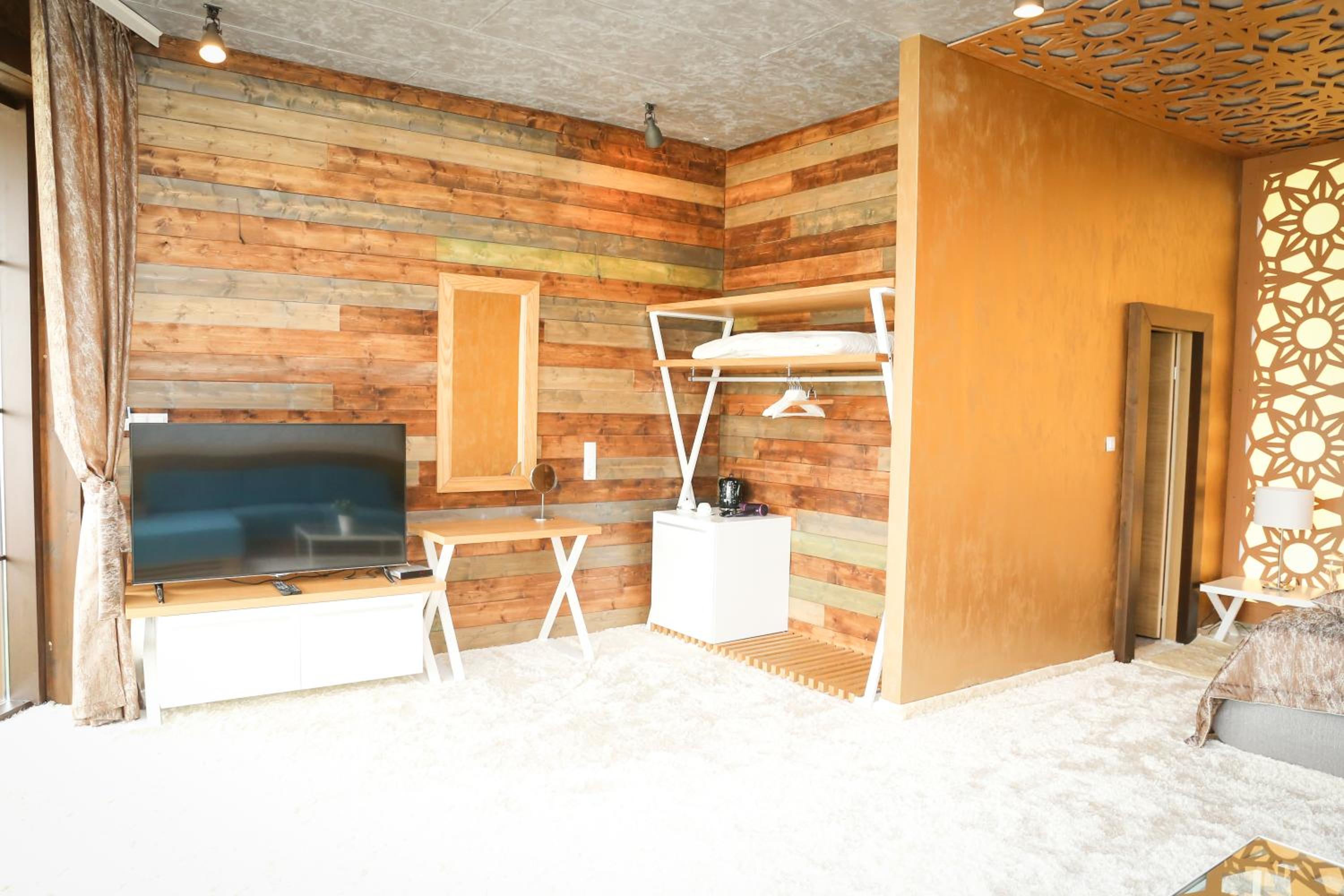 Apartment with Lake View photo 2