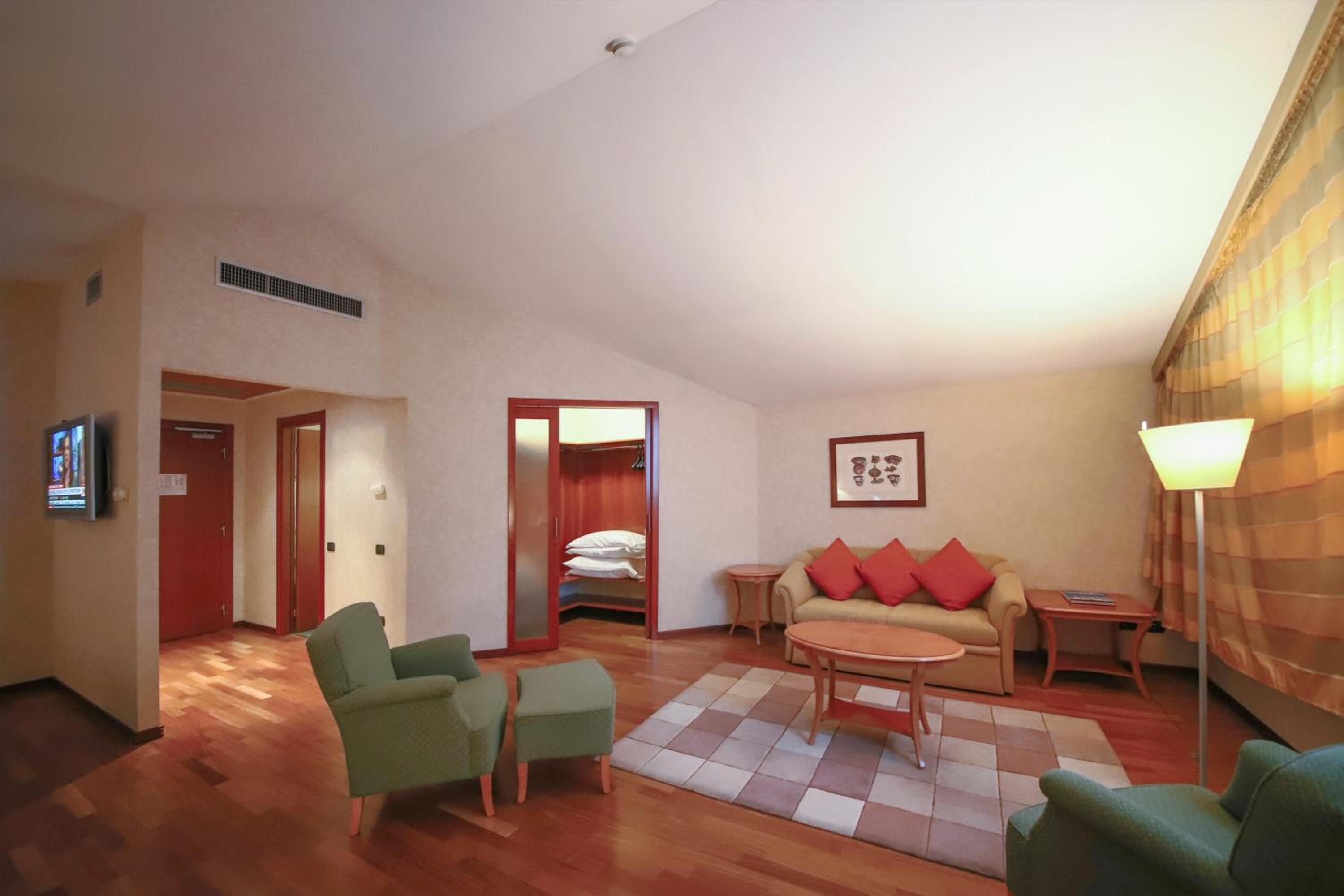 Family Suite - Photo 6