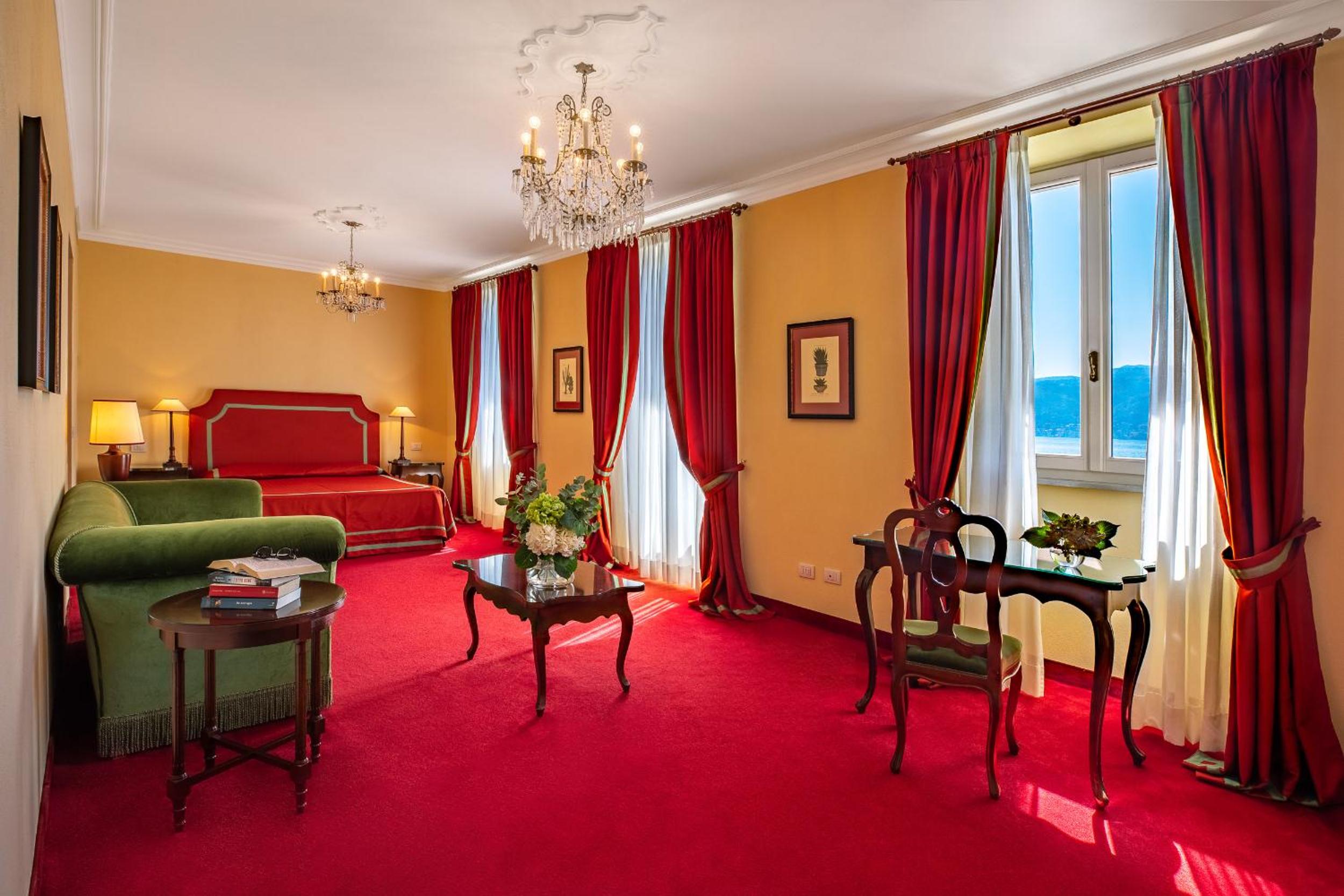 Deluxe Junior Suite with Partial Lake View