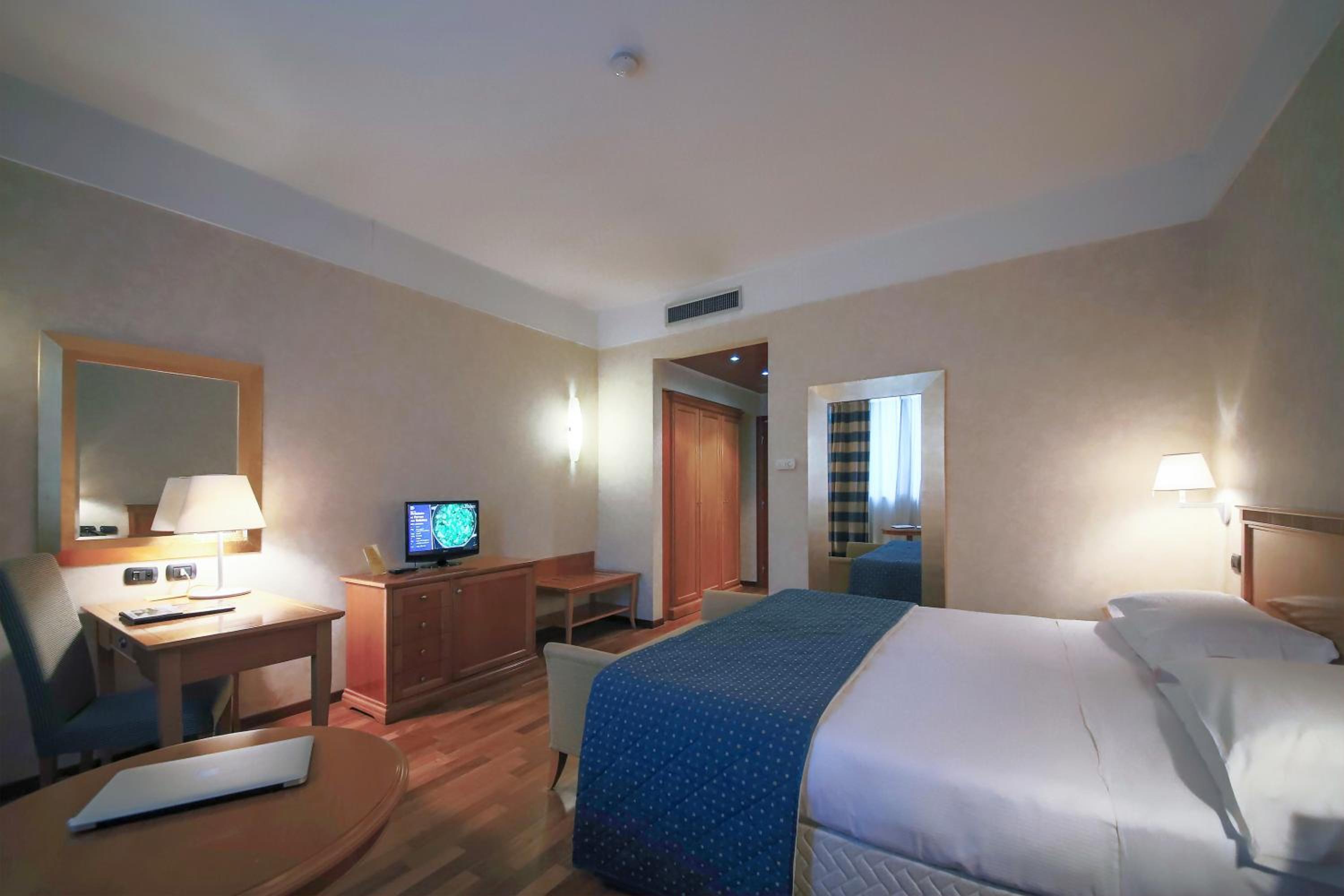 Double Room with Garden View - Photo 1