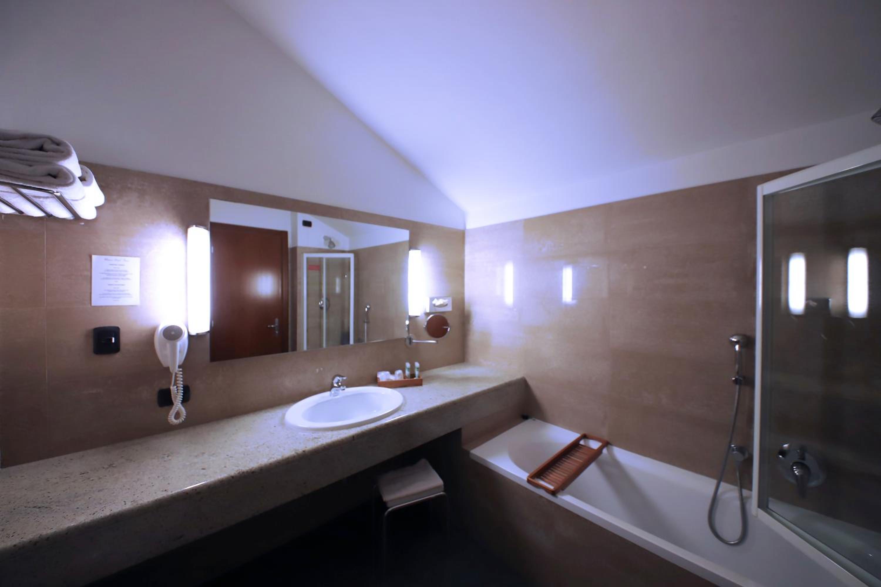 Double Room - Attic - Photo 7
