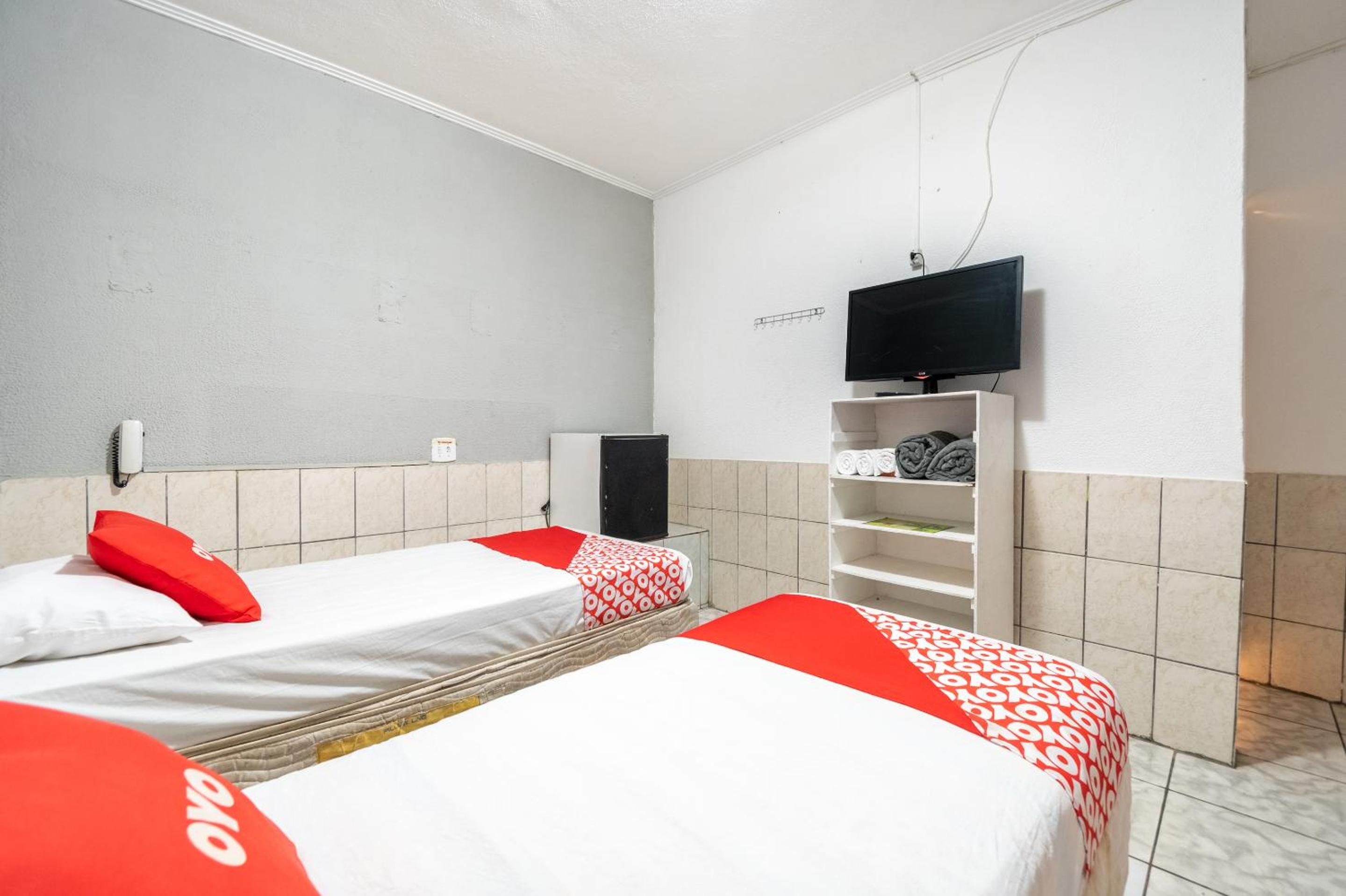 Triple Room (3 Single beds)