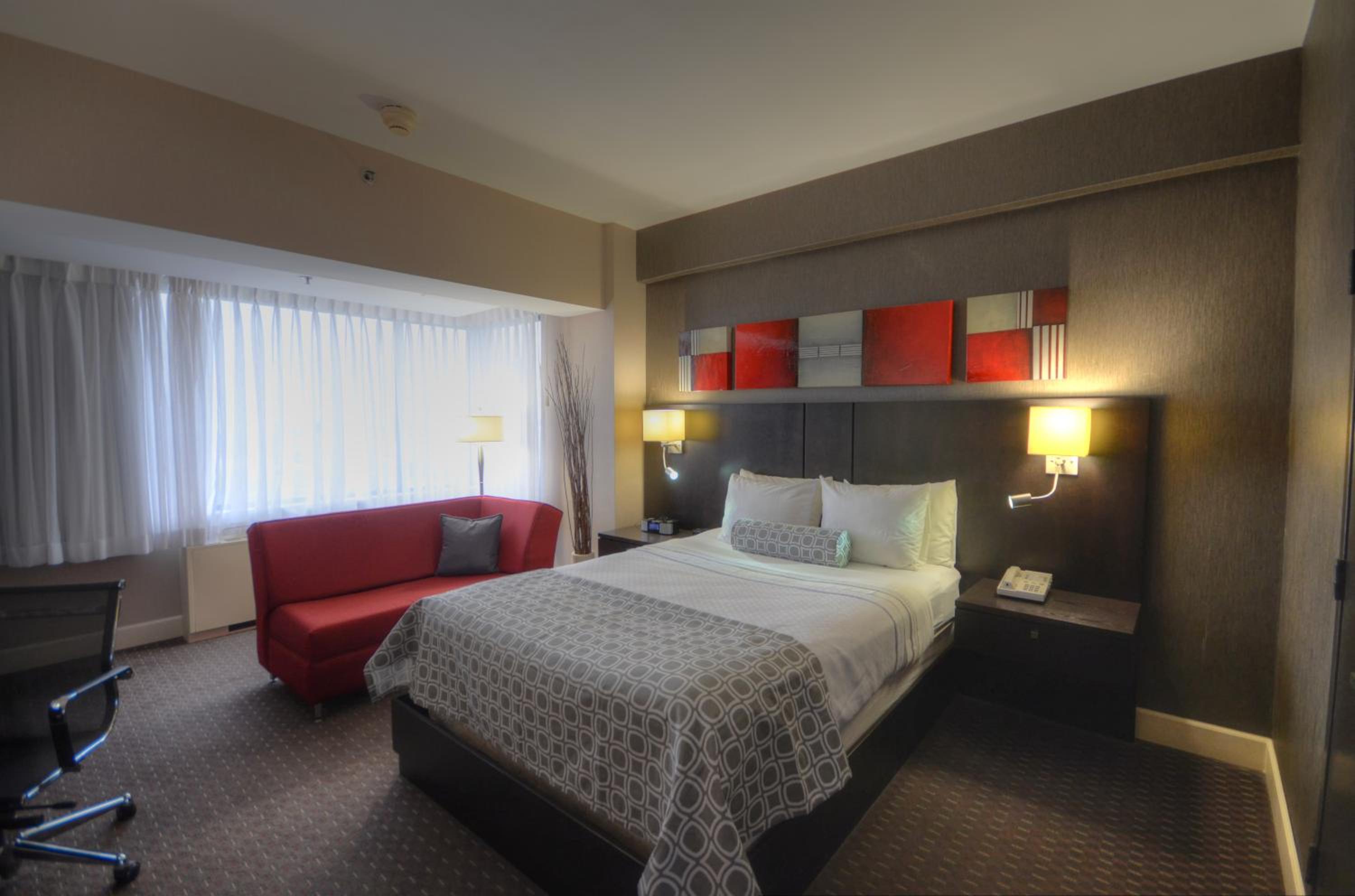 King Room - Non-Smoking photo 2