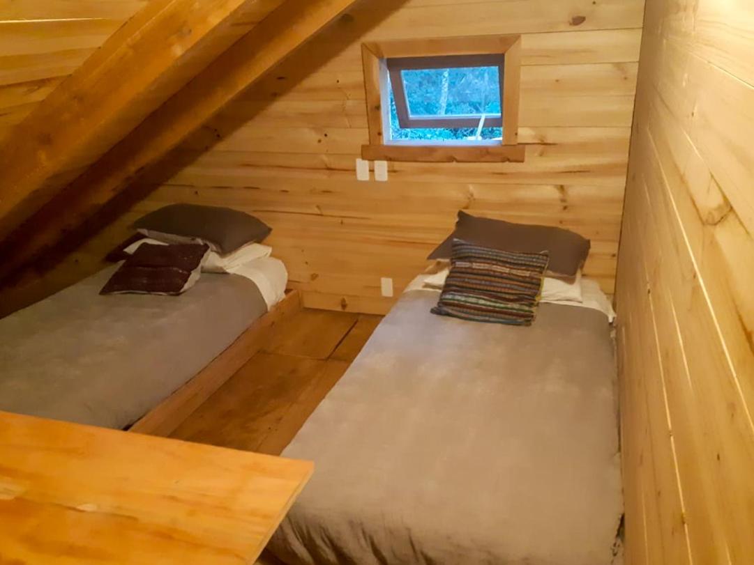 Standard Twin Room with Shared Bathroom photo 2