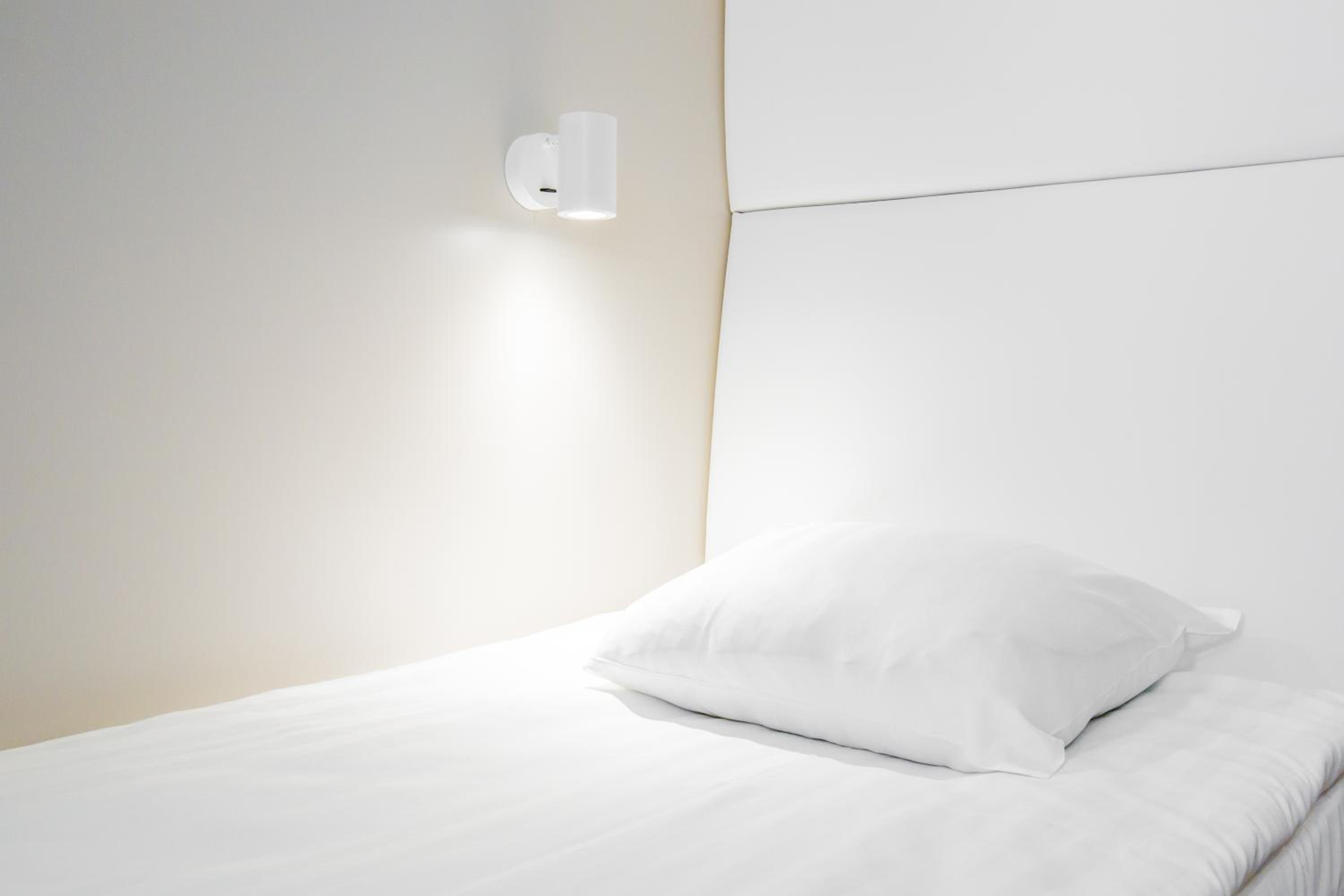 Single Room thumbnail 5