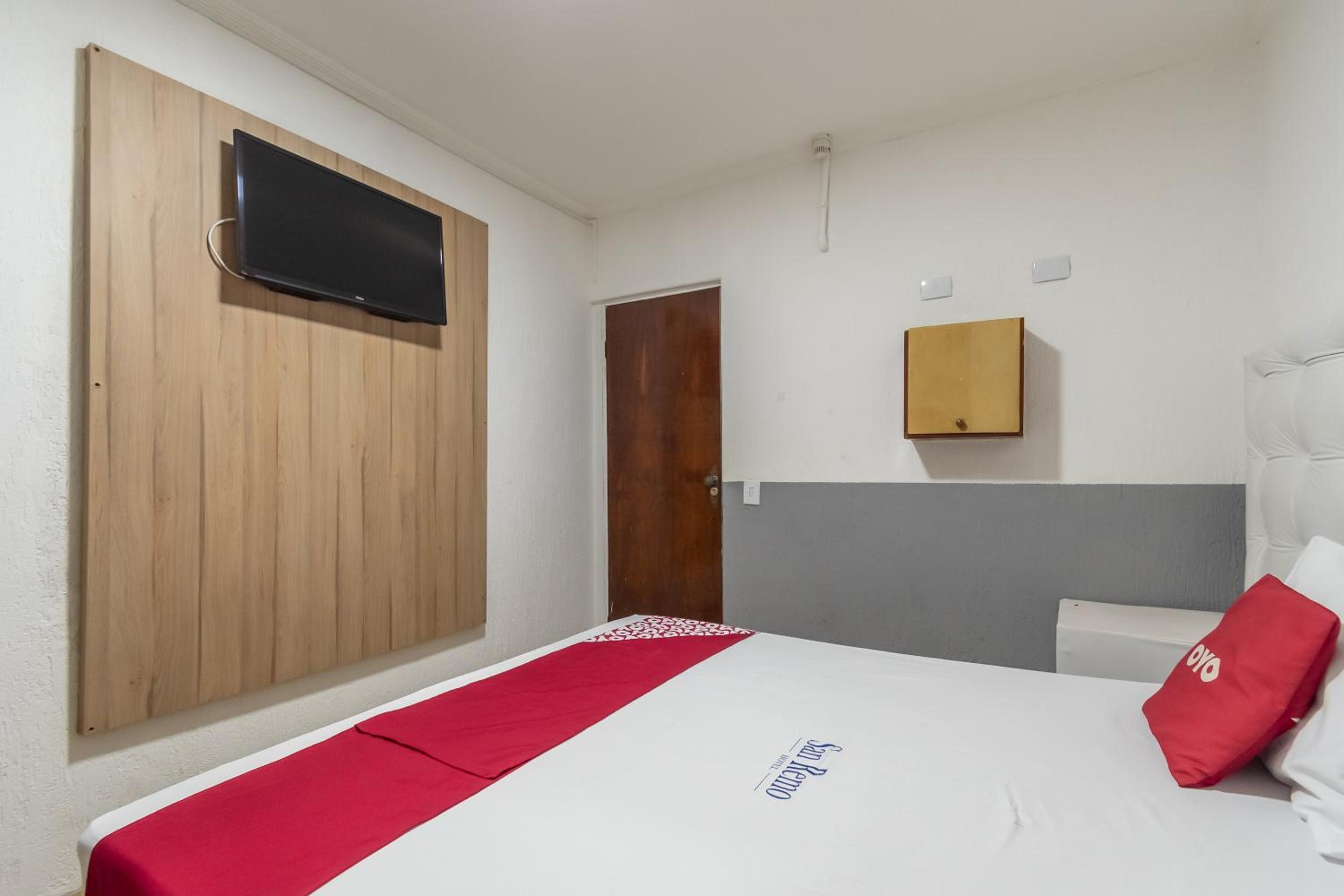 Double Room - Photo 6