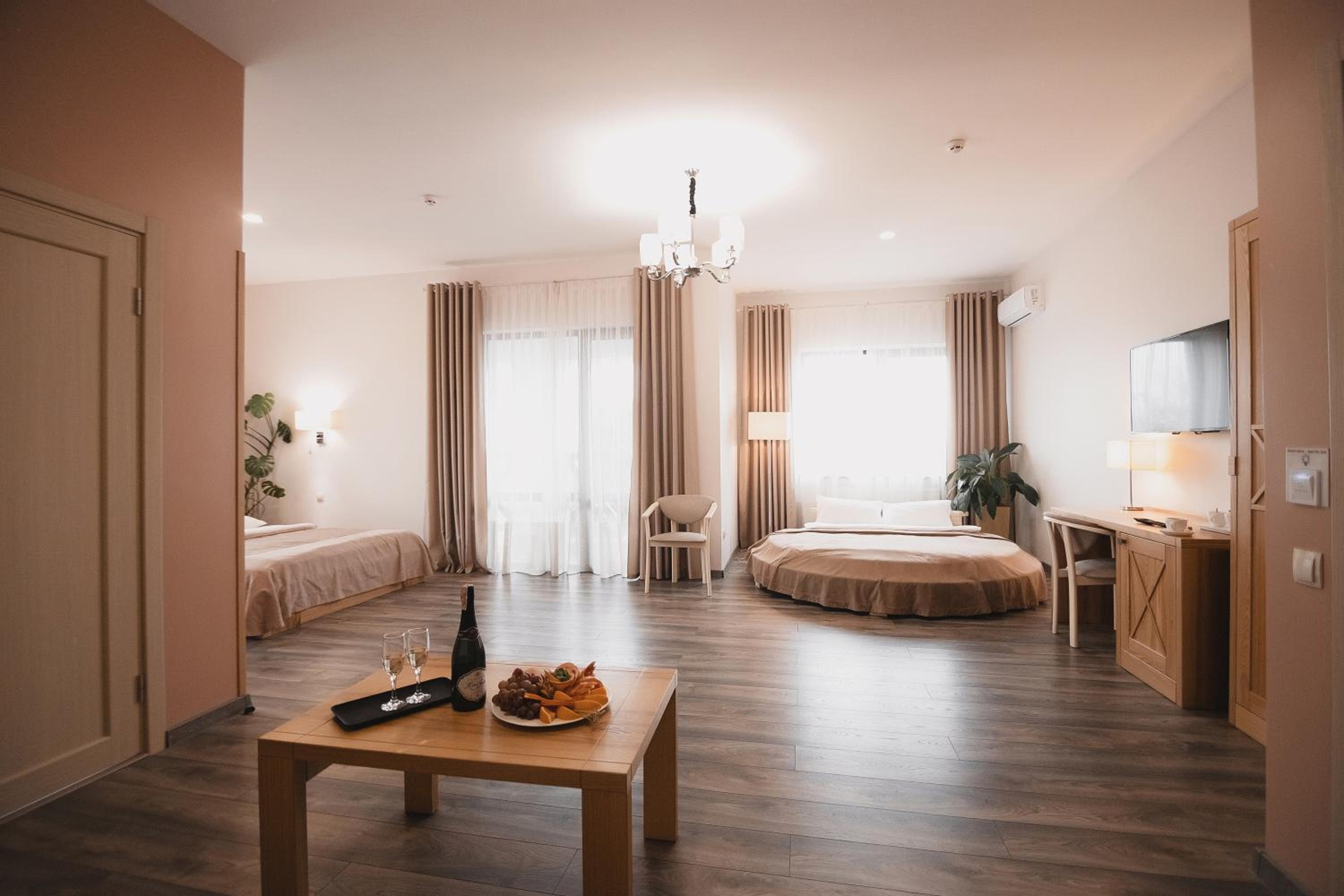 Suite with Balcony photo 1
