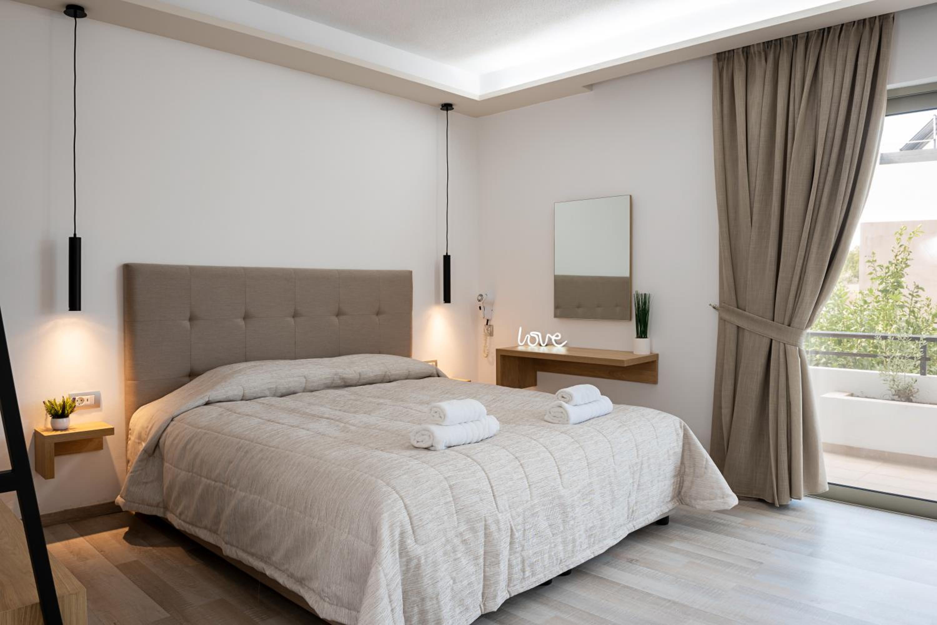Junior Suite with Garden View - Photo 2
