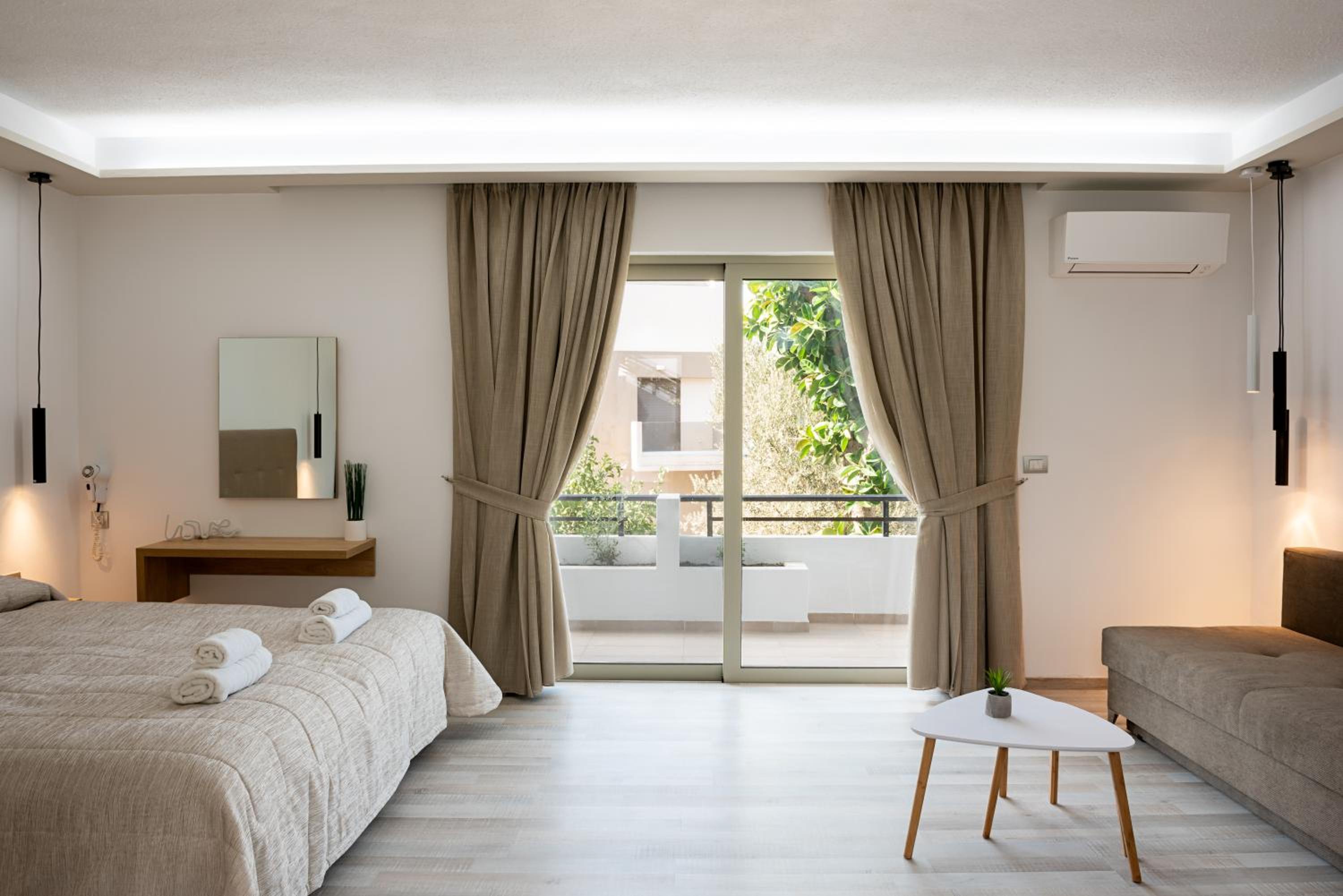 Junior Suite with Garden View - Photo 1