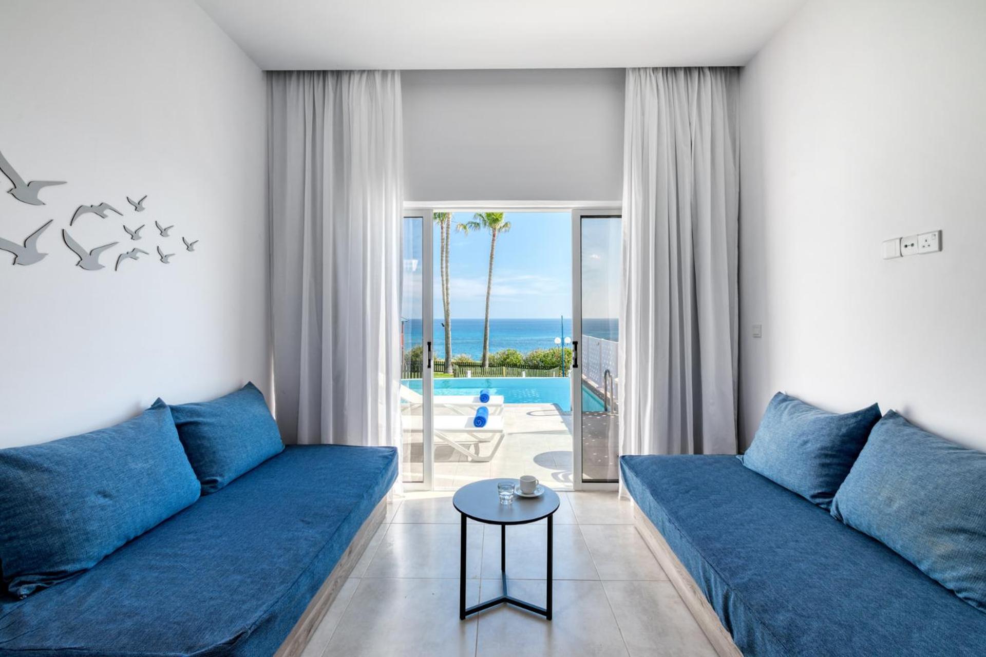 Superior Room Swim up Sea View - Photo 3