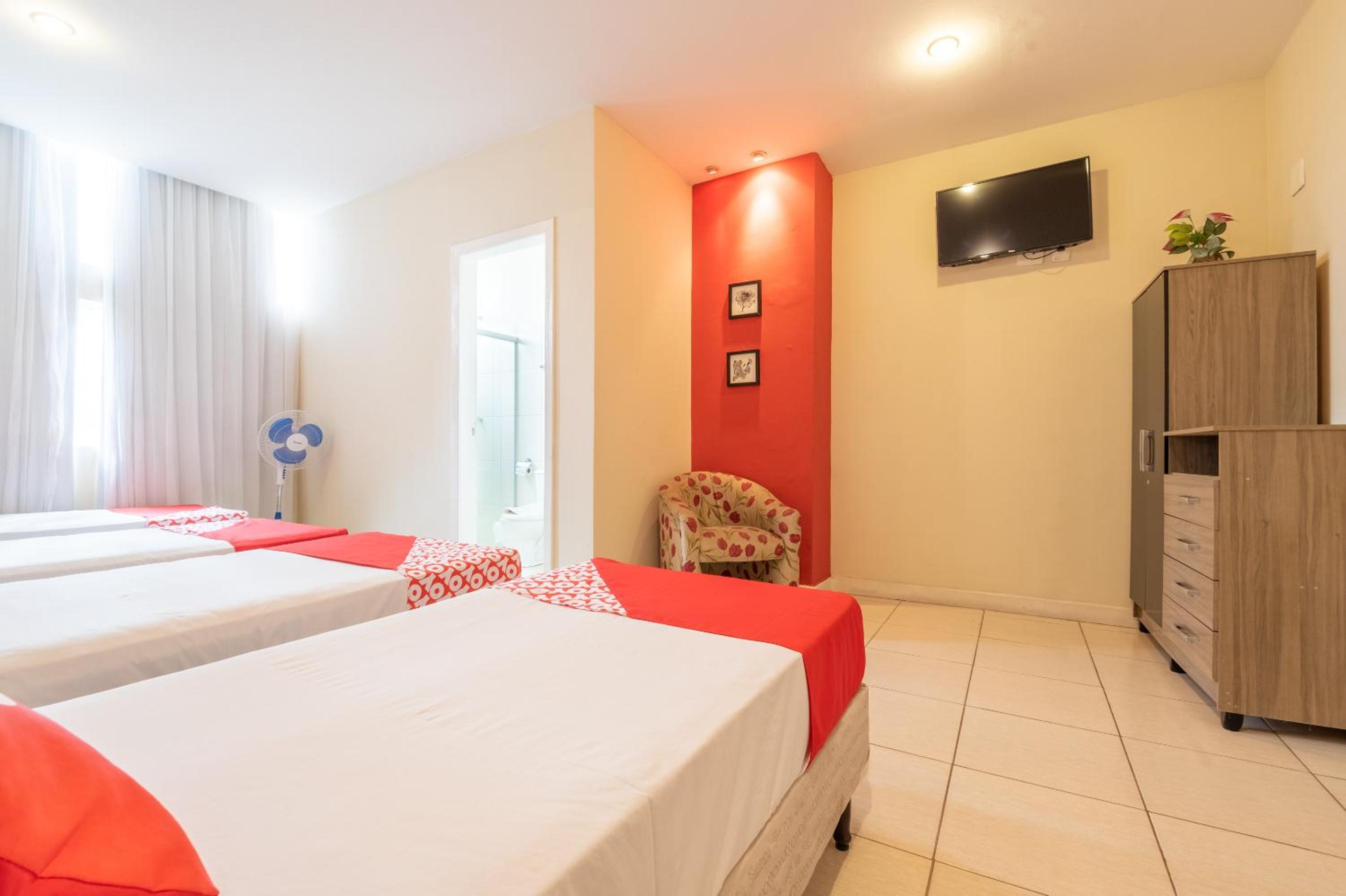 Quadruple Room (4 Single Beds) photo 3