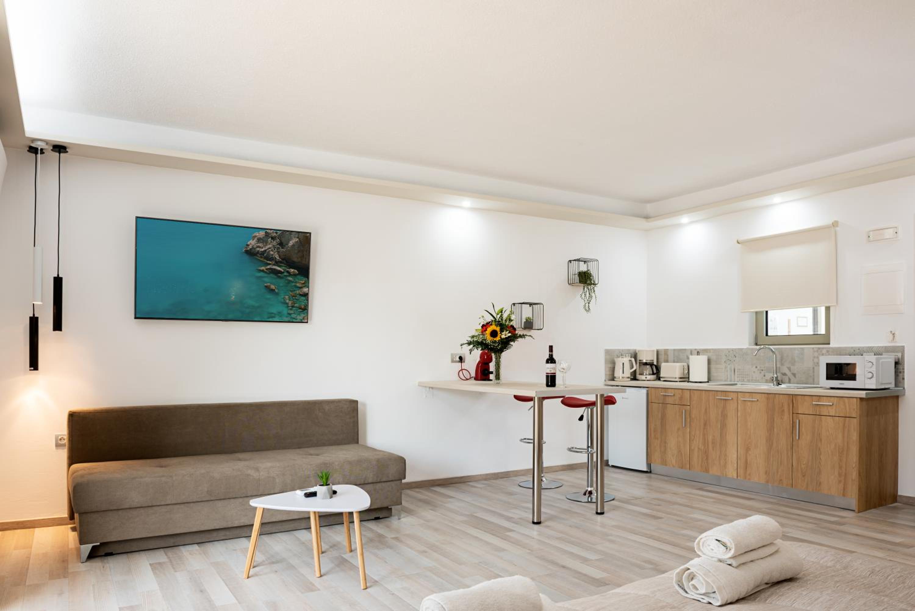 Junior Suite with Garden View - Photo 9