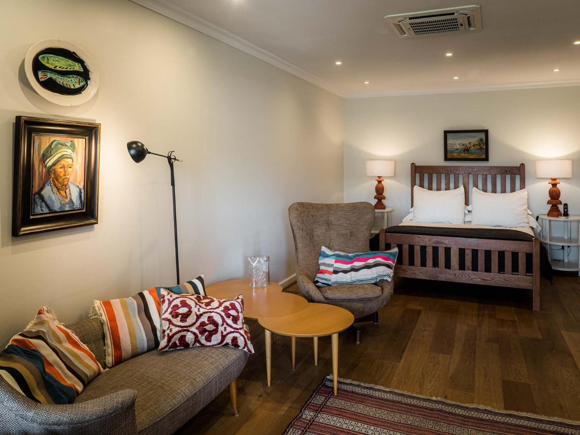 Luxury Queen Room with Garden View