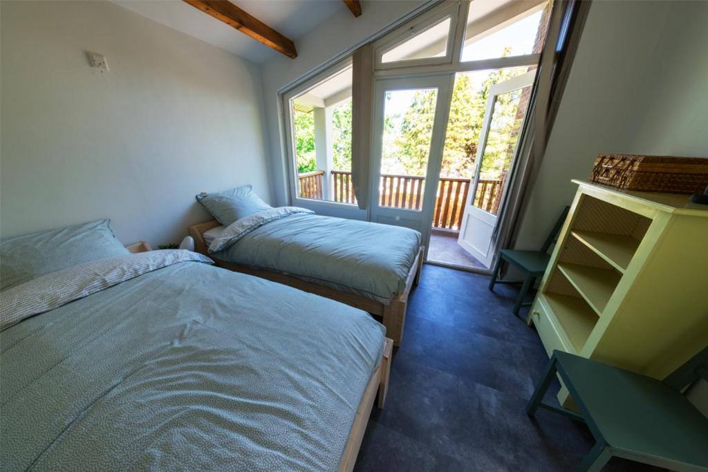 Four-Bedroom House photo 2