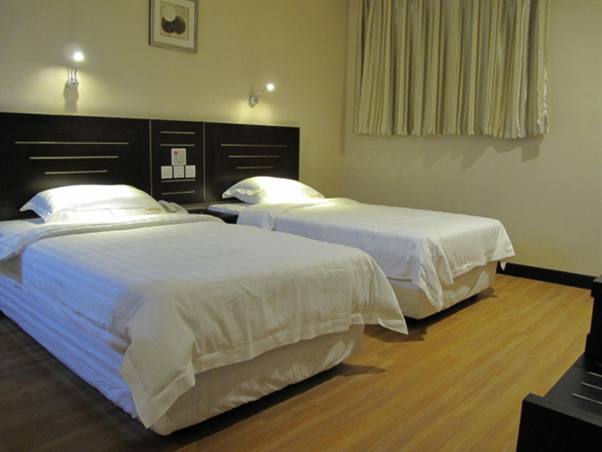 Deluxe Twin Room photo 2